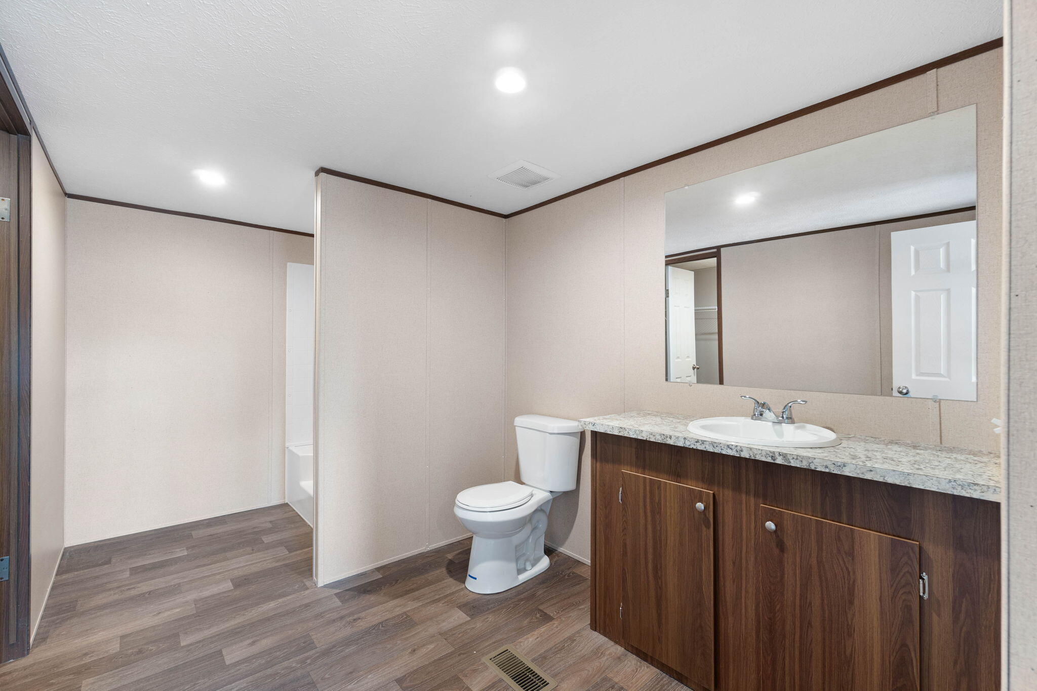 OAKWOOD LAKES ESTATES - Residential