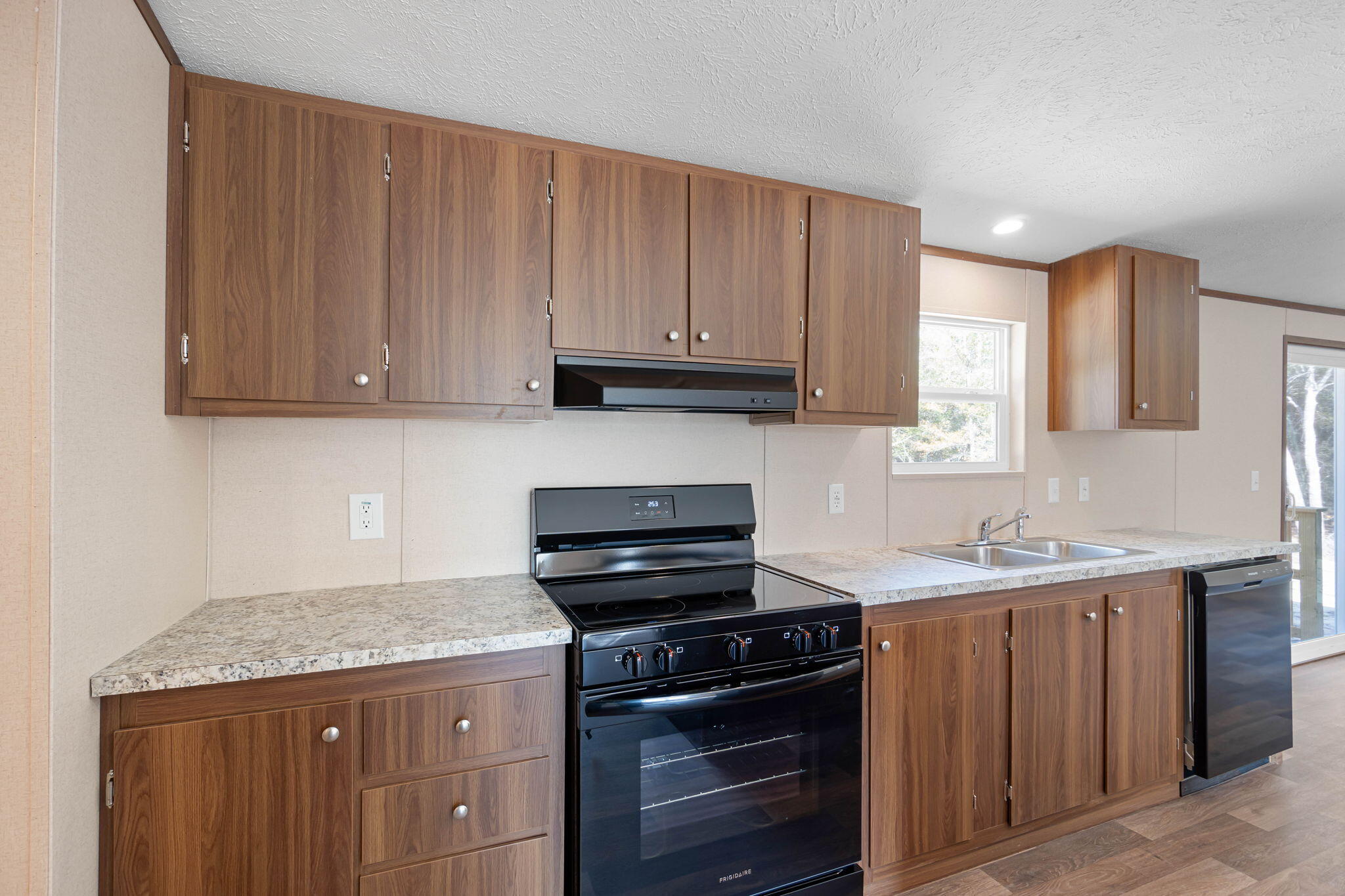 OAKWOOD LAKES ESTATES - Residential