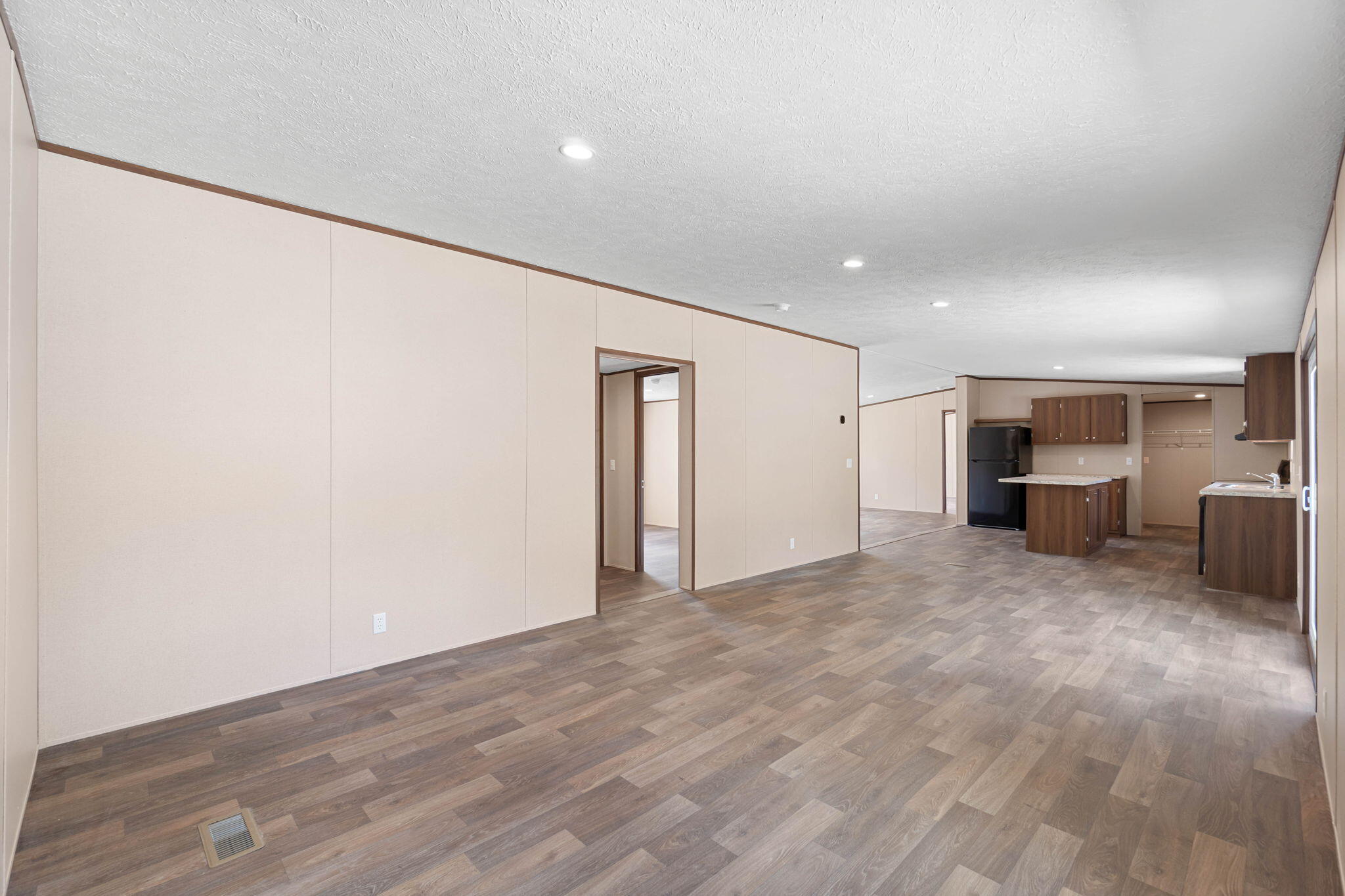 OAKWOOD LAKES ESTATES - Residential