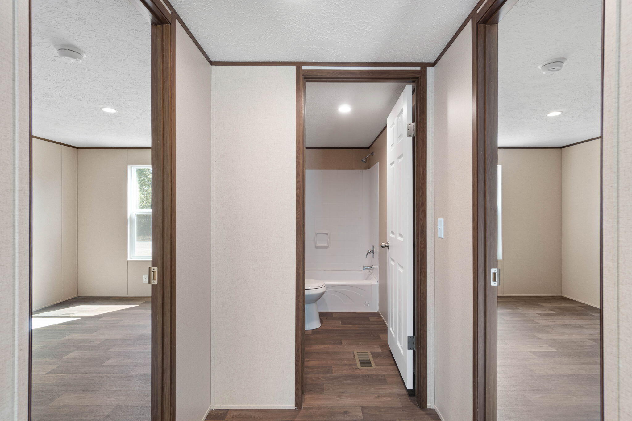 OAKWOOD LAKES ESTATES - Residential