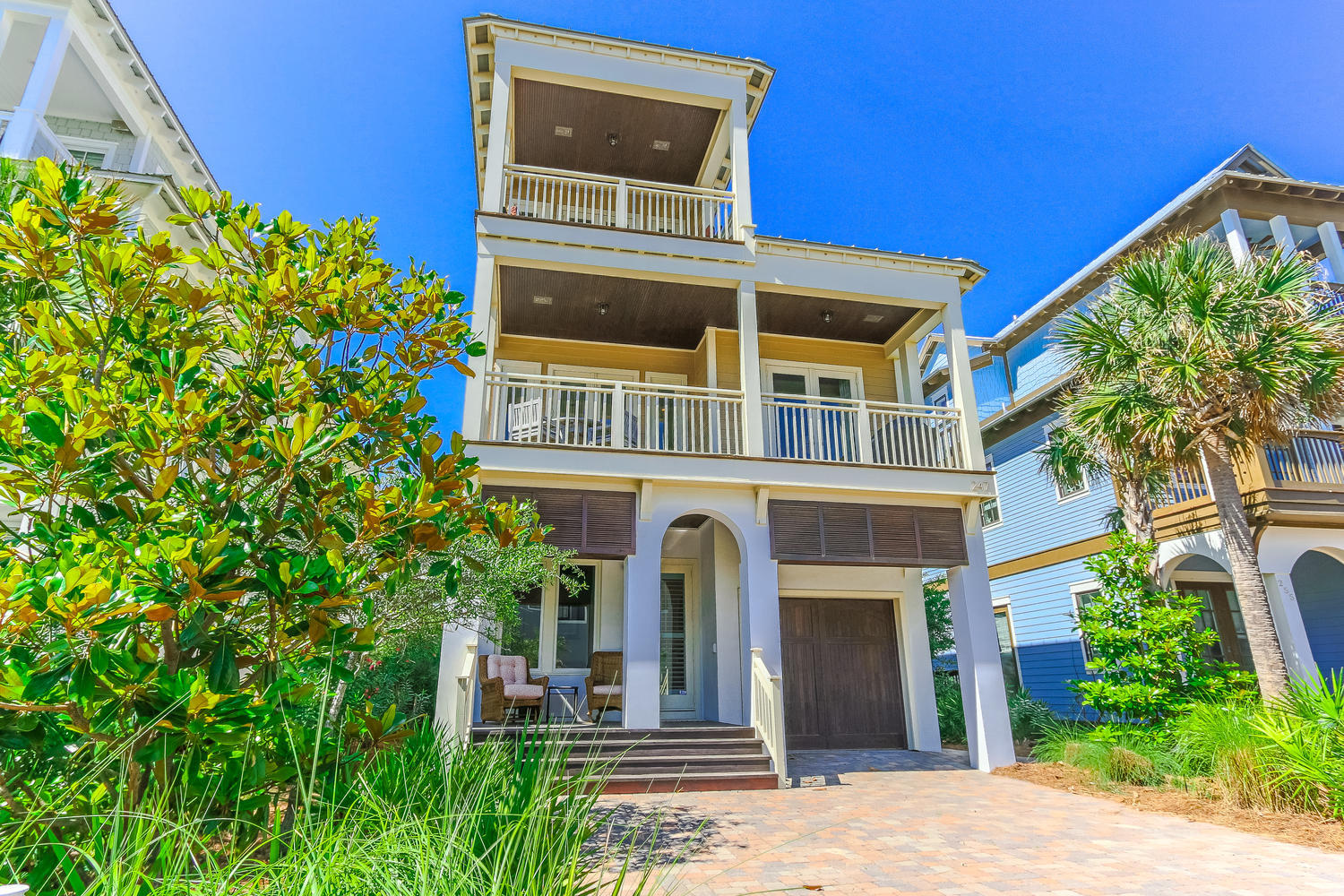 FABULOUS GULF VIEWS, and just a few steps to the BEACH! 4 bedrooms, 5 1/2 baths, LARGE and OPEN living, dining, and kitchen, and IMMACULATE. This beautifully furnished home has never been on the rental program,and it shows. Hardwood floors through out, and filled with light! Walk or bike to Rosemary, Alys, and all of the shopping and dining that this highly desirable ''East End of 30A'' area has to offer! Barbery Coast has a large community pool and deeded beach access!