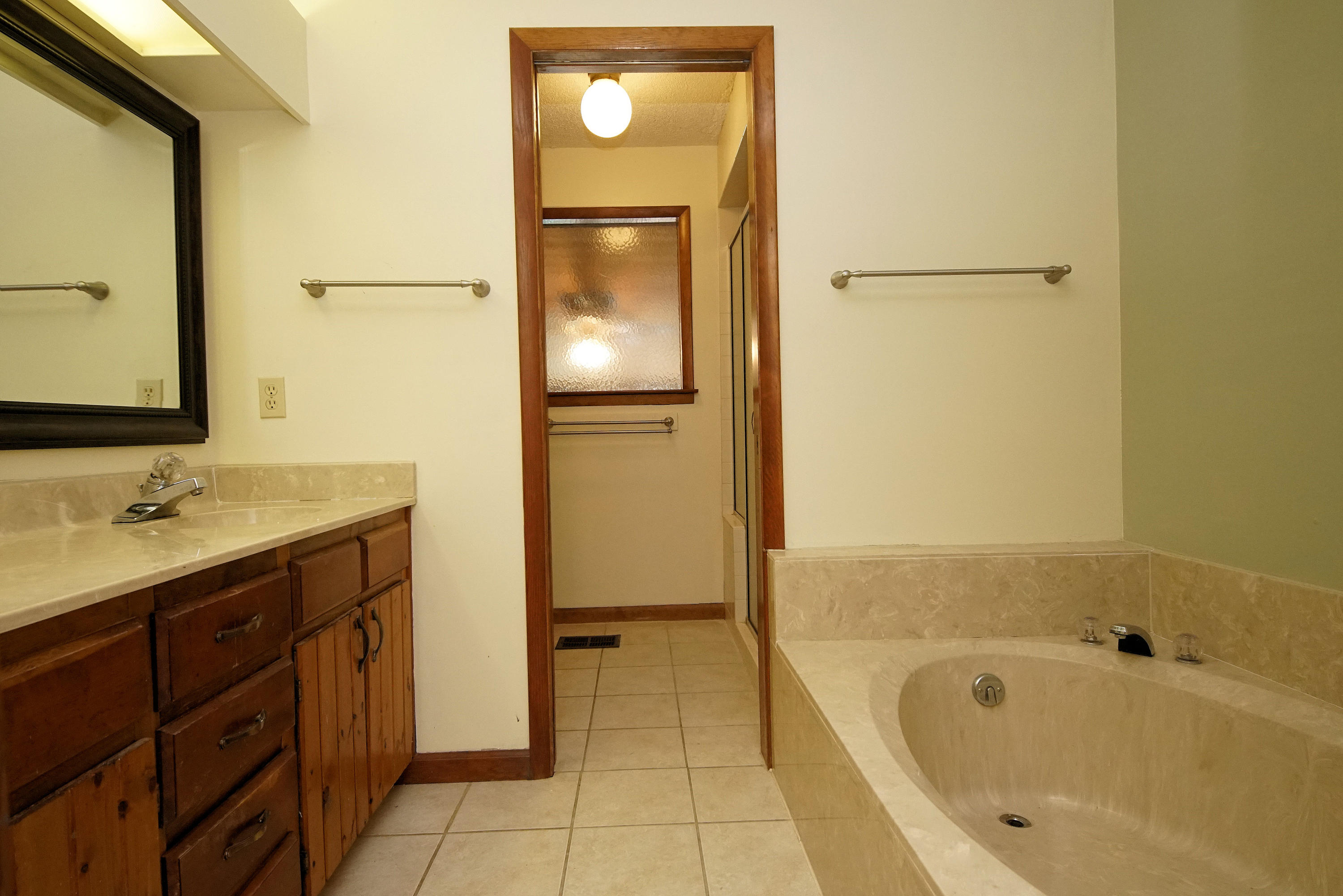 ROCKY BAYOU COUNTRY CLUB ESTATES 3 - Residential