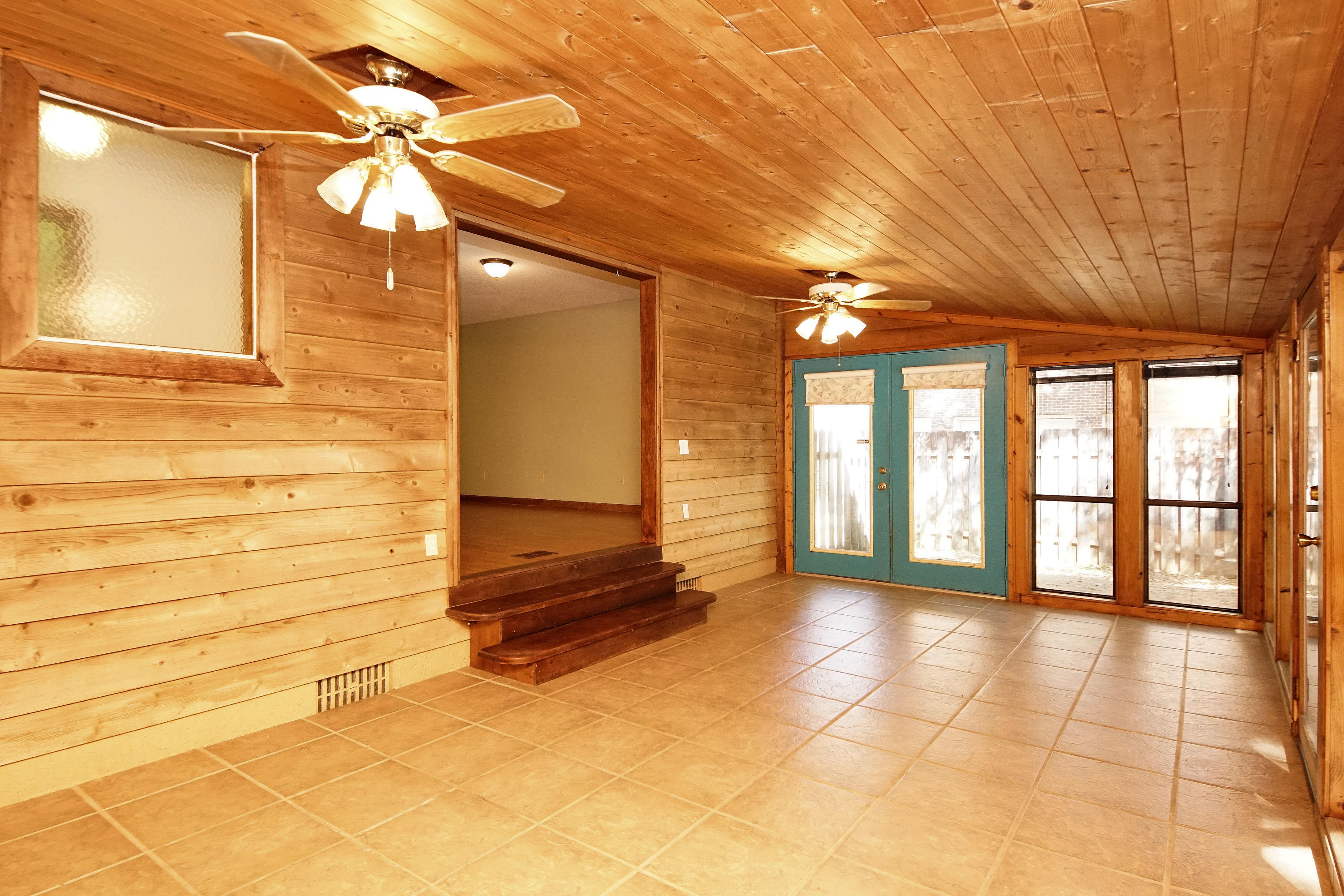 ROCKY BAYOU COUNTRY CLUB ESTATES 3 - Residential