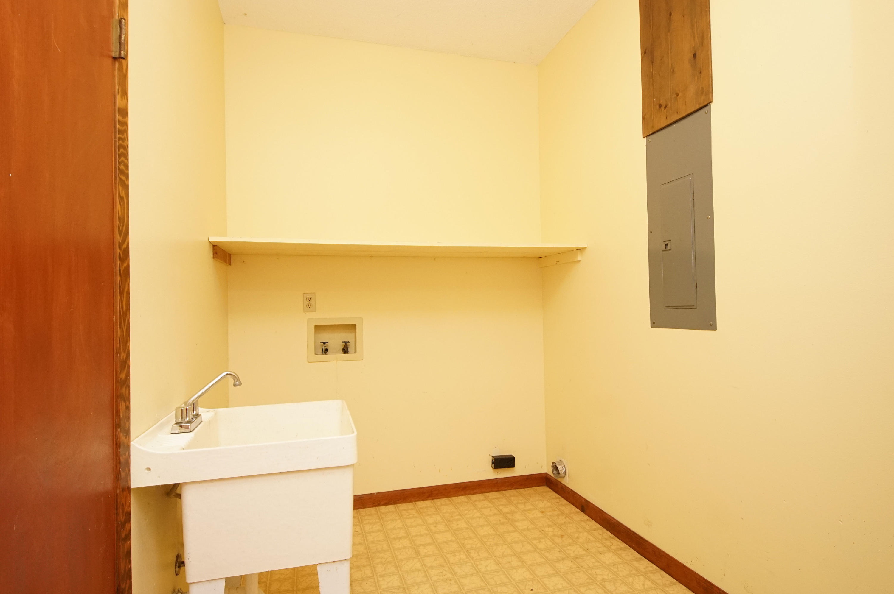 ROCKY BAYOU COUNTRY CLUB ESTATES 3 - Residential