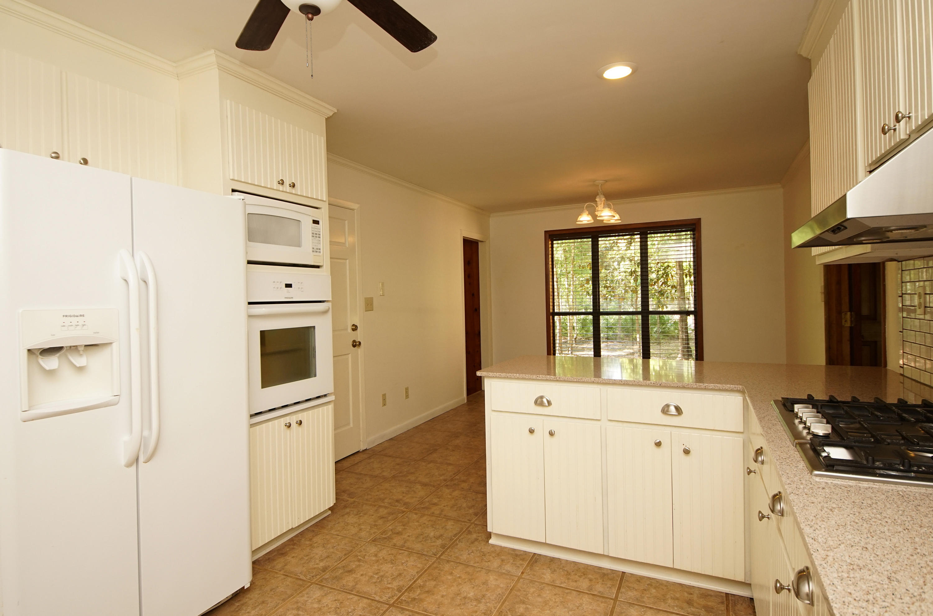 ROCKY BAYOU COUNTRY CLUB ESTATES 3 - Residential