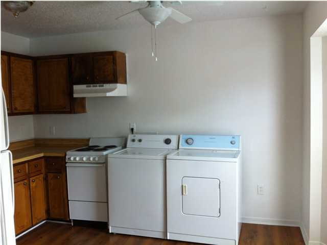 CRESTWOOD MANOR - Residential Lease