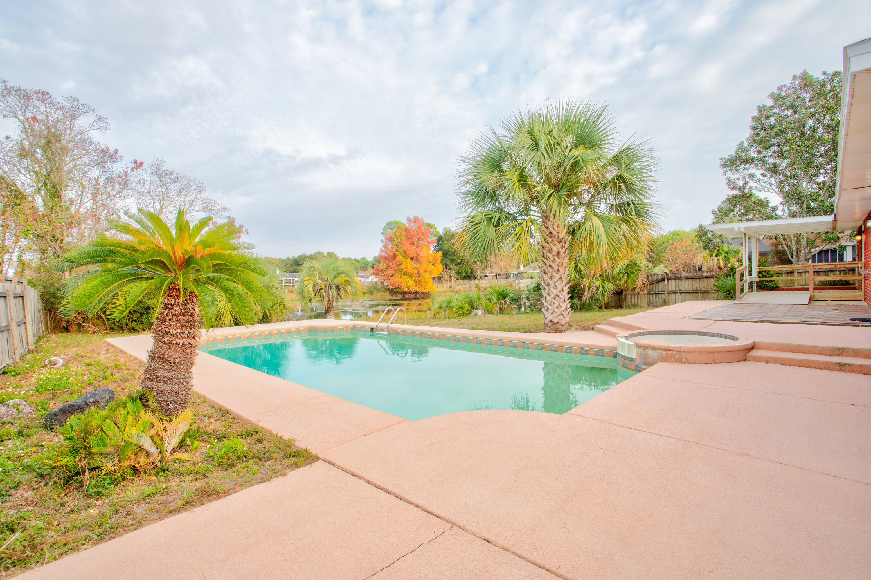 SPANISH TRACE ESTATES - Residential