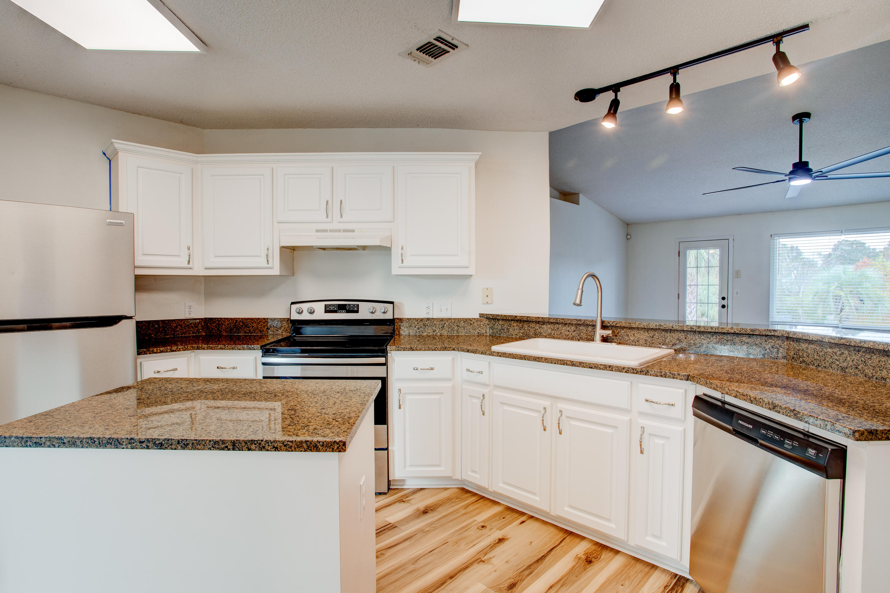 SPANISH TRACE ESTATES - Residential