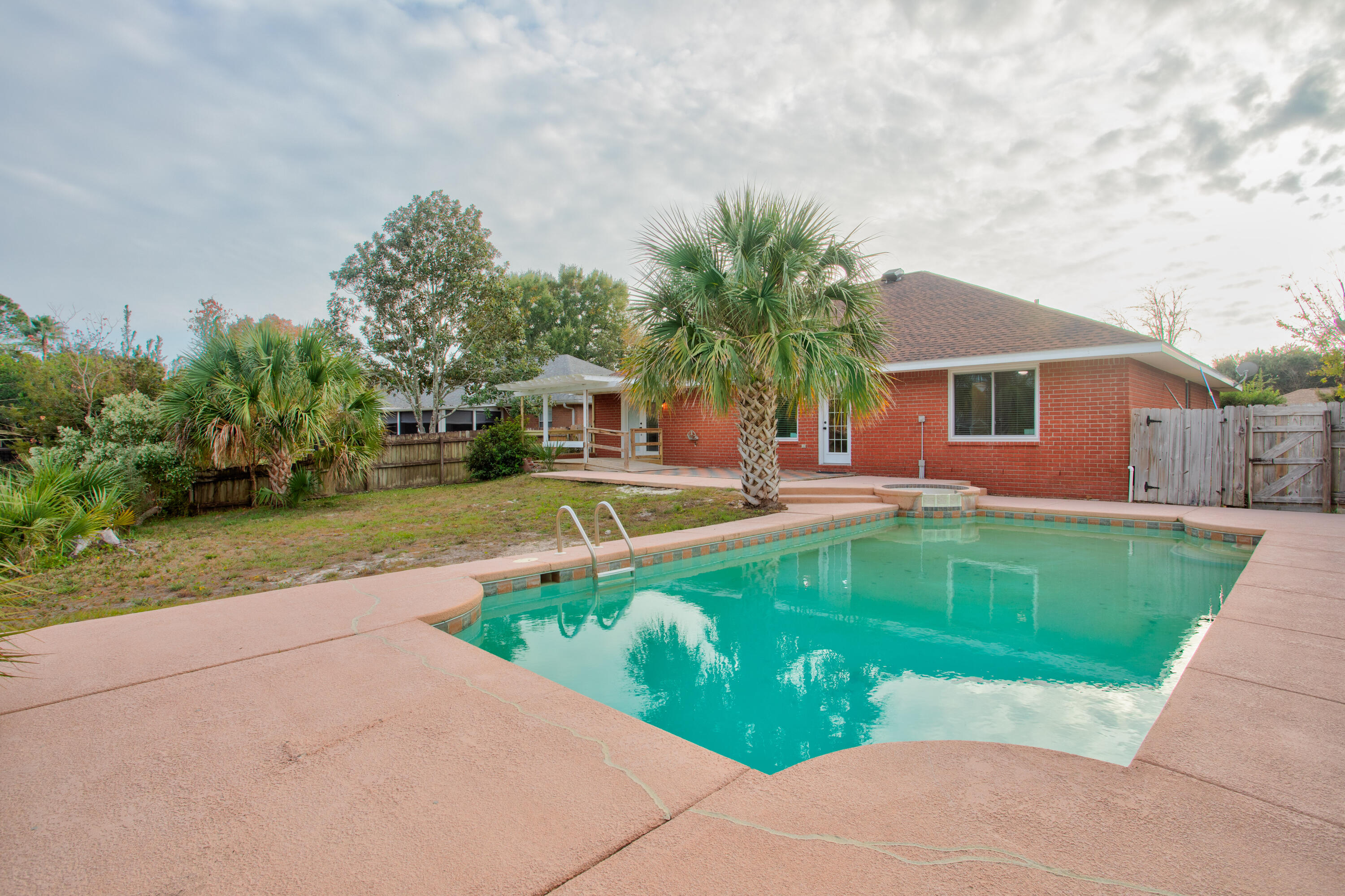 SPANISH TRACE ESTATES - Residential