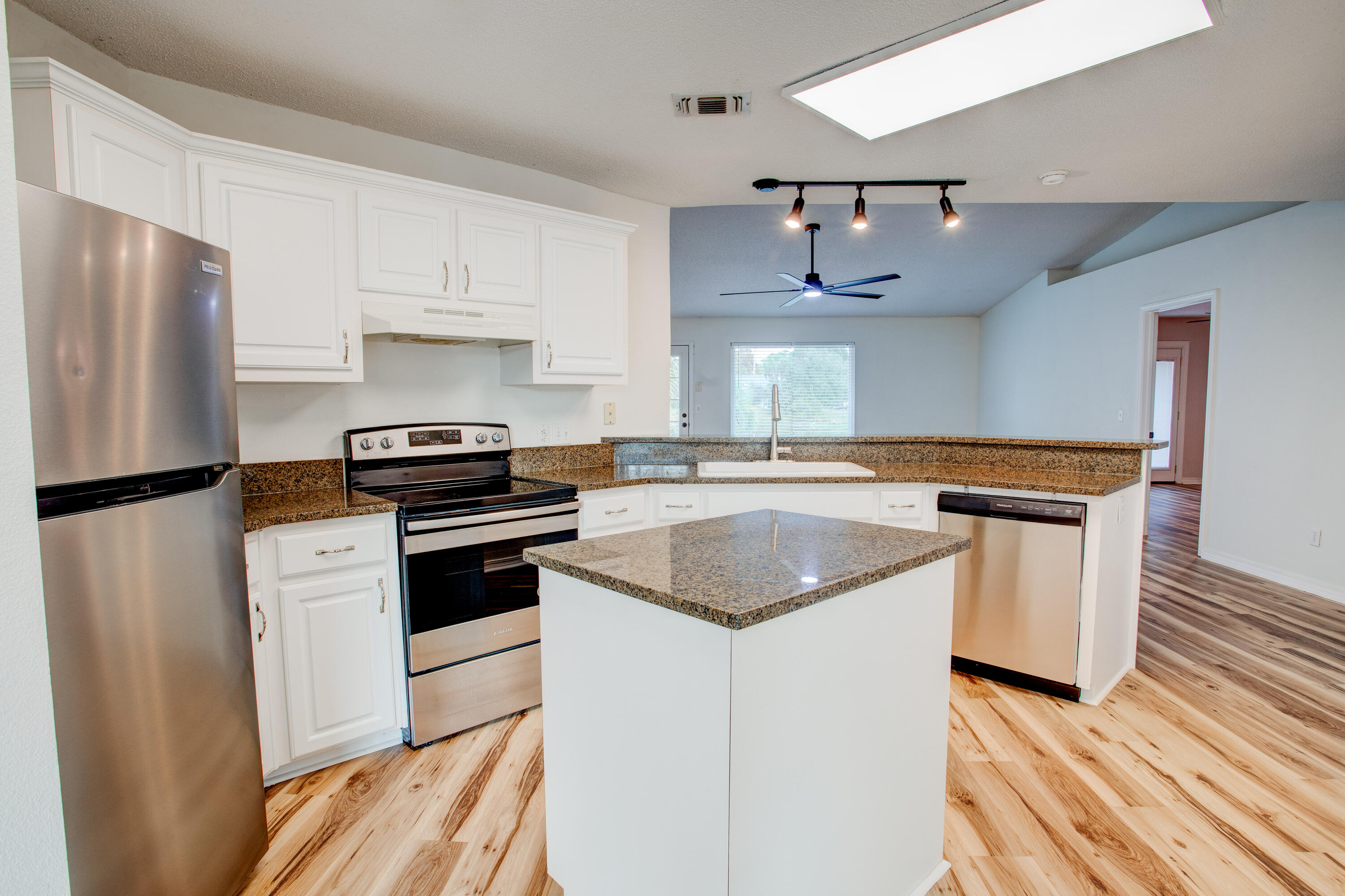 SPANISH TRACE ESTATES - Residential