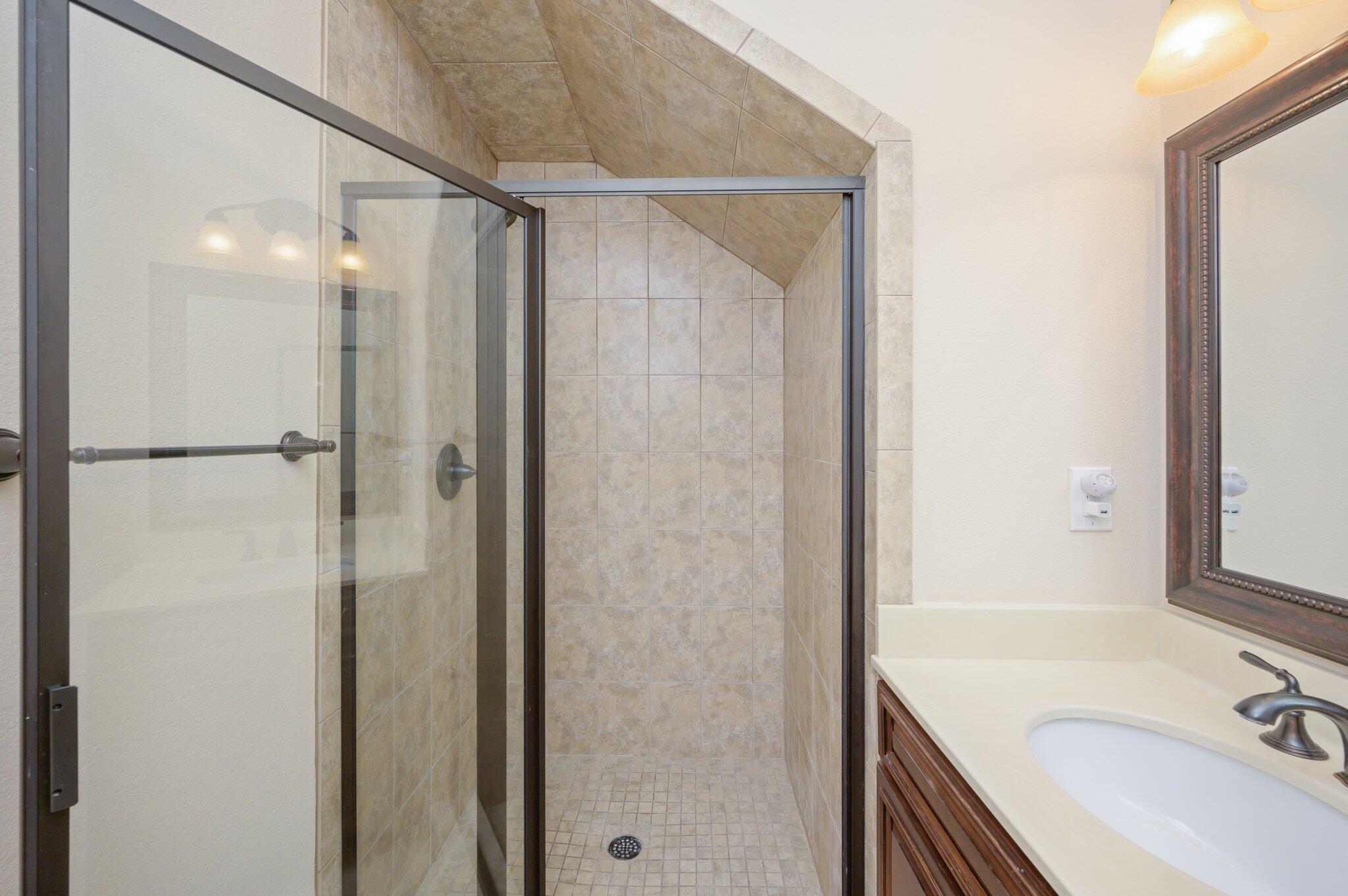 CLAIRES VINEYARD - Residential