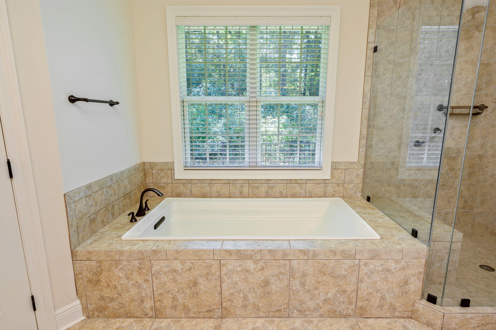 CLAIRES VINEYARD - Residential