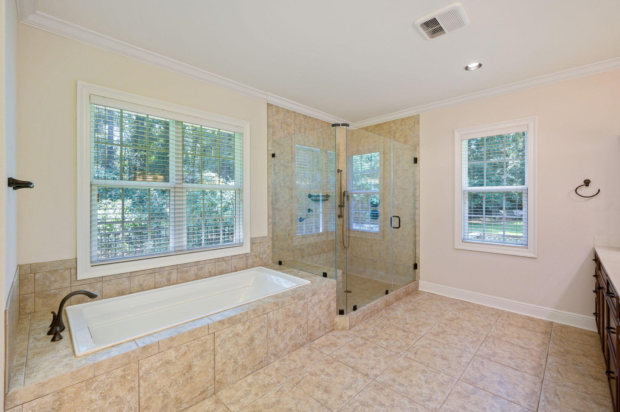 CLAIRES VINEYARD - Residential