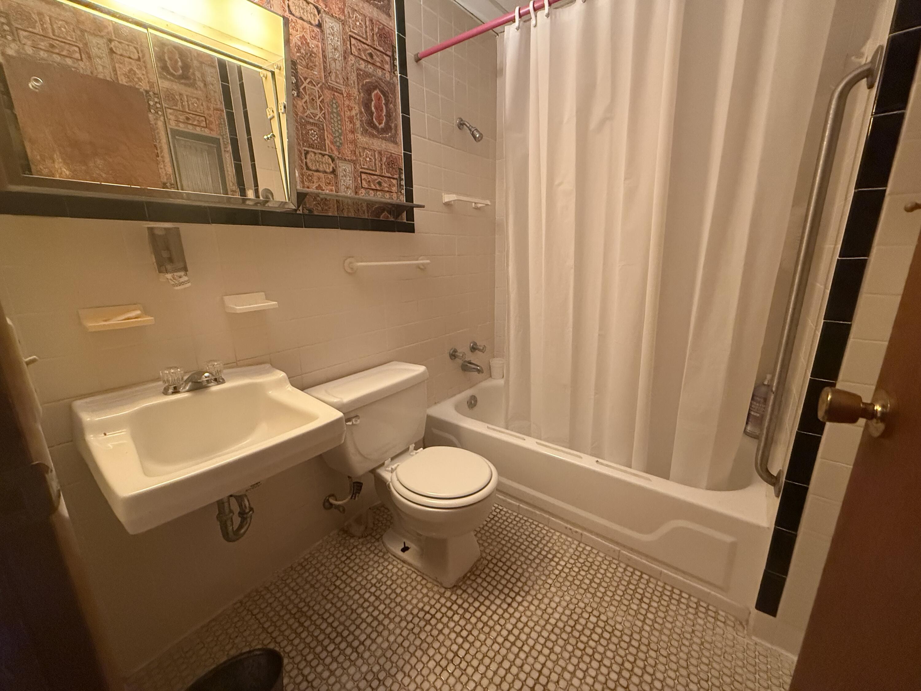 RIVIERA BEACH 1ST ADDN - Residential