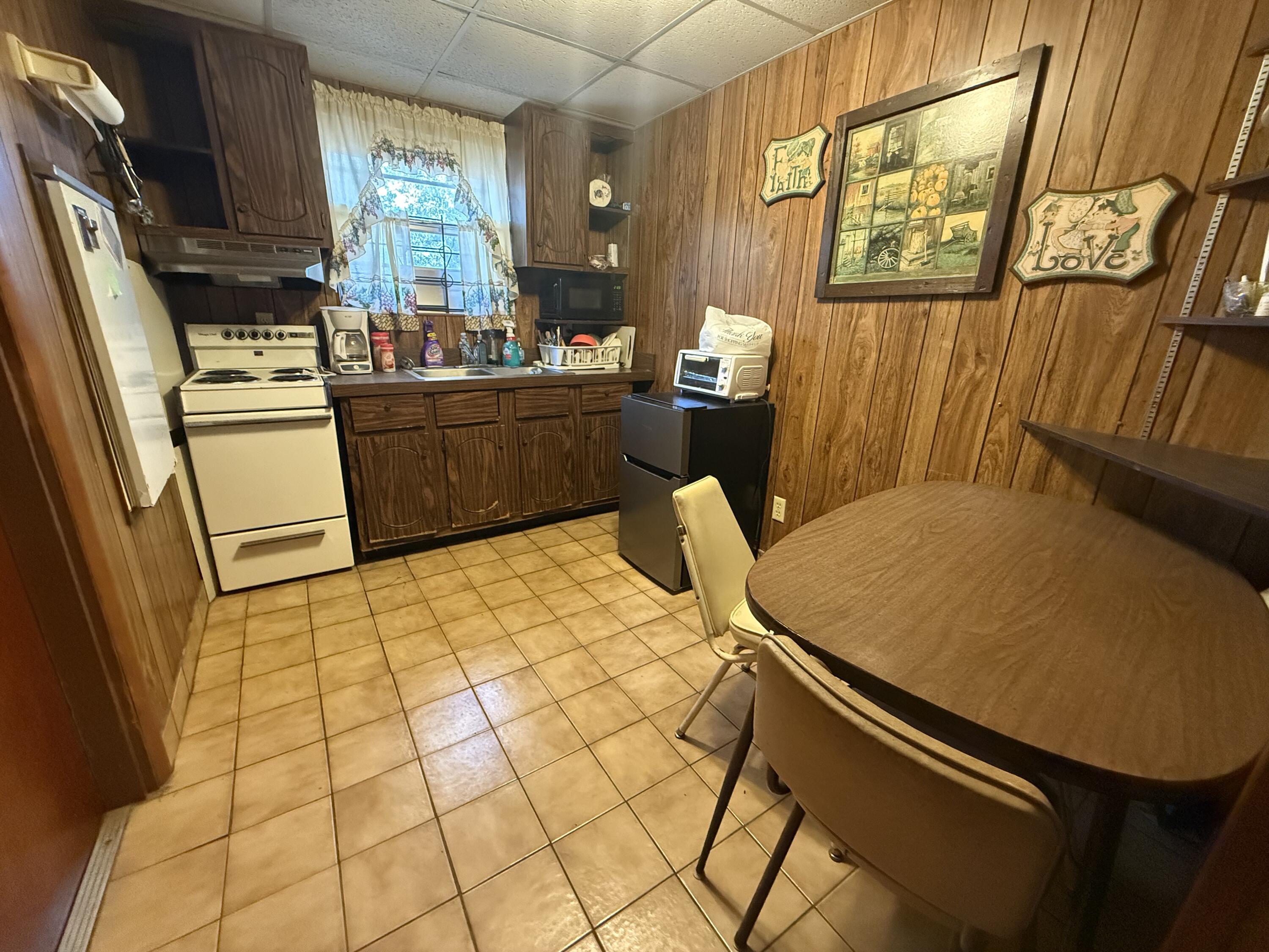 RIVIERA BEACH 1ST ADDN - Residential