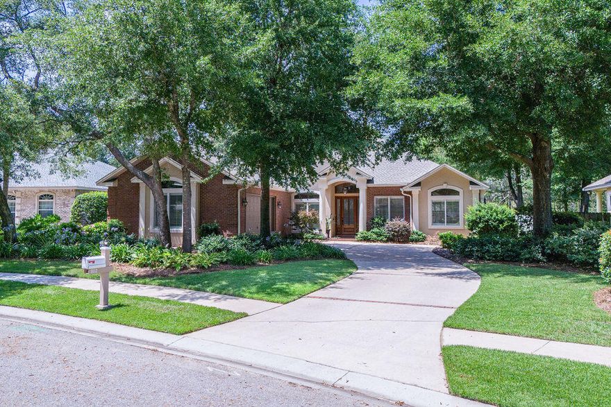 Beautiful custom-built Swift Creek home that offers 3 large bedrooms + flex/office all on one single level. Split floor plan located in a desirable cul-de-sac, and very close to all neighborhood amenities. You will be welcomed through an elegant 8' mahogany front door with transom into the foyer and Great Room featuring 12' ceilings, entertainment built-ins, cozy gas FP with deep mantle, and double French doors opening to the private screened-in patio with views of natural area out back. Enjoy dinner with your guests in the 14' double tray ceiling in the adjacent formal dining room. The gourmet kitchen boasts 42'' maple cabinetry w/pot drawers, granite countertops w/bar-height seating, stainless steel appliances, dual-fuel convection range, custom pantry, and new stainless sink.