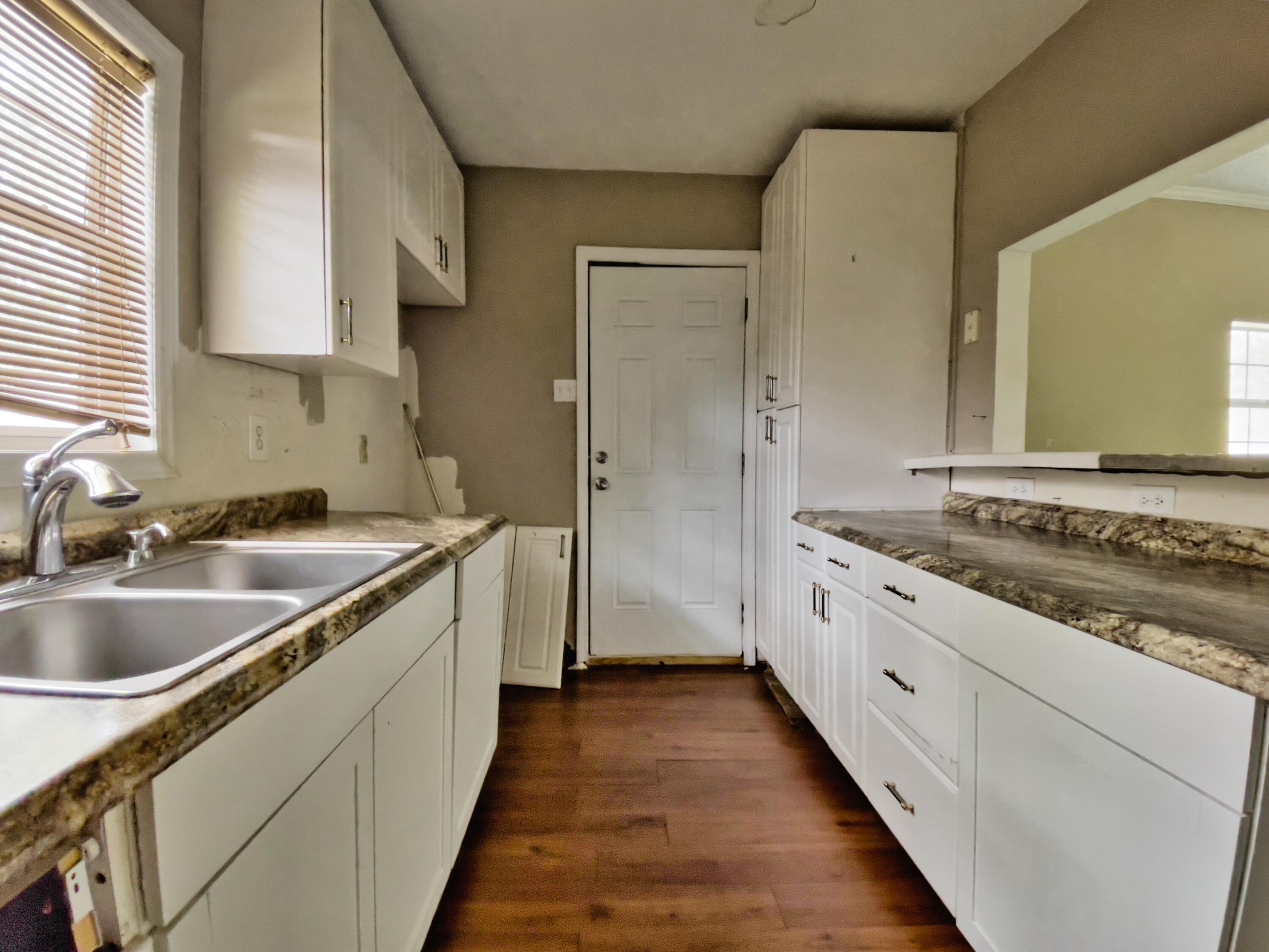 CRESCENT SHORES - Residential