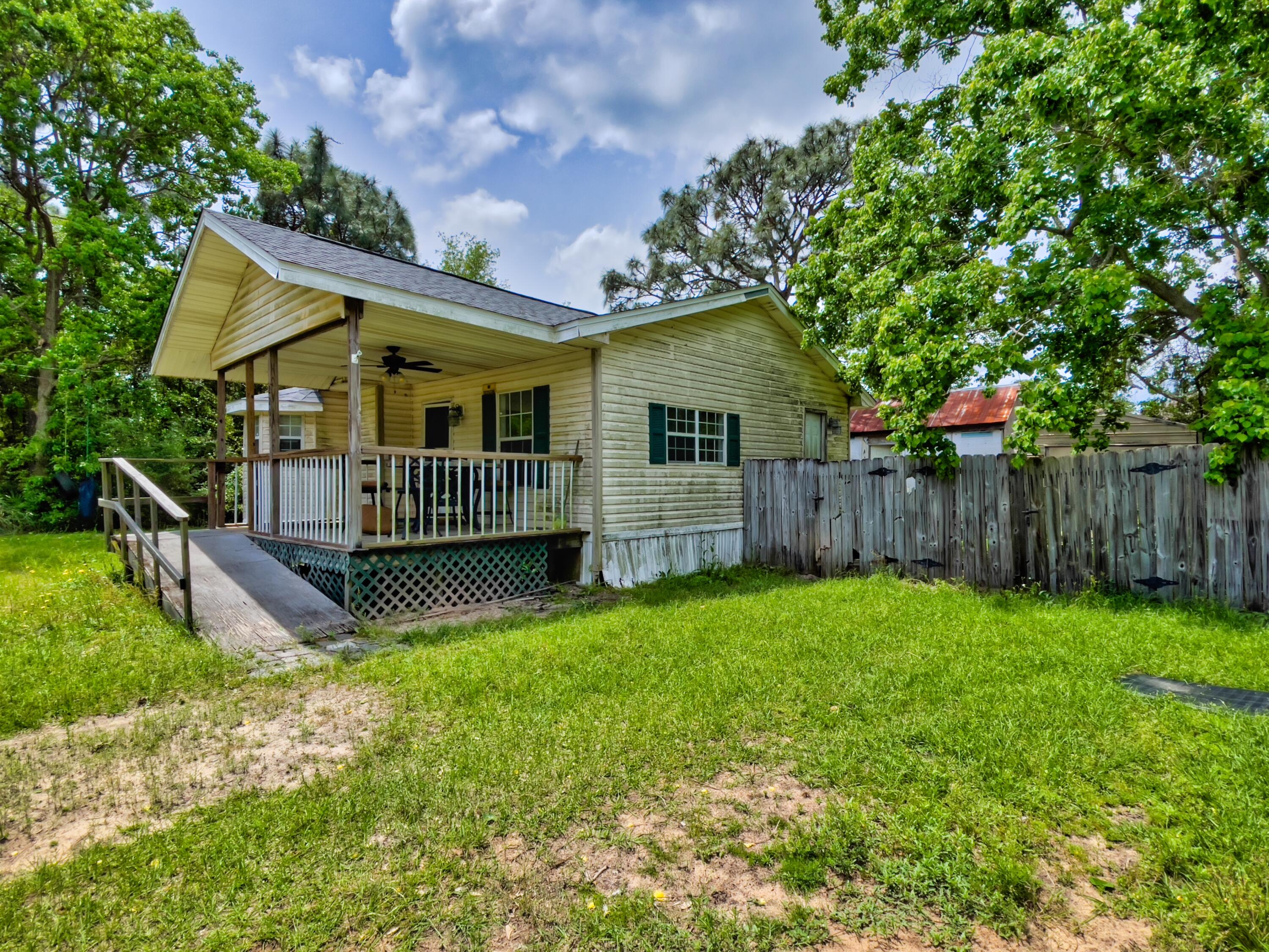 CRESCENT SHORES - Residential