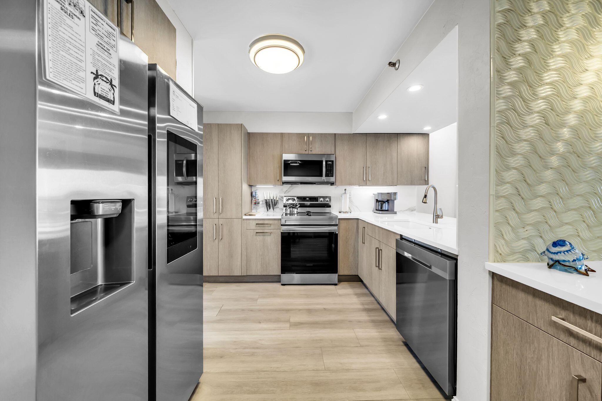 EMERALD TOWERS CONDO - Residential