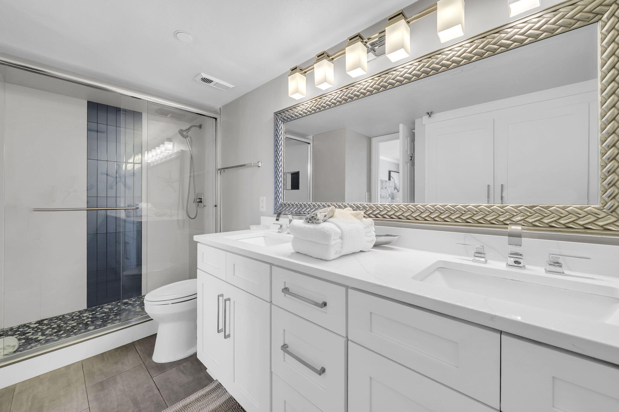 EMERALD TOWERS CONDO - Residential