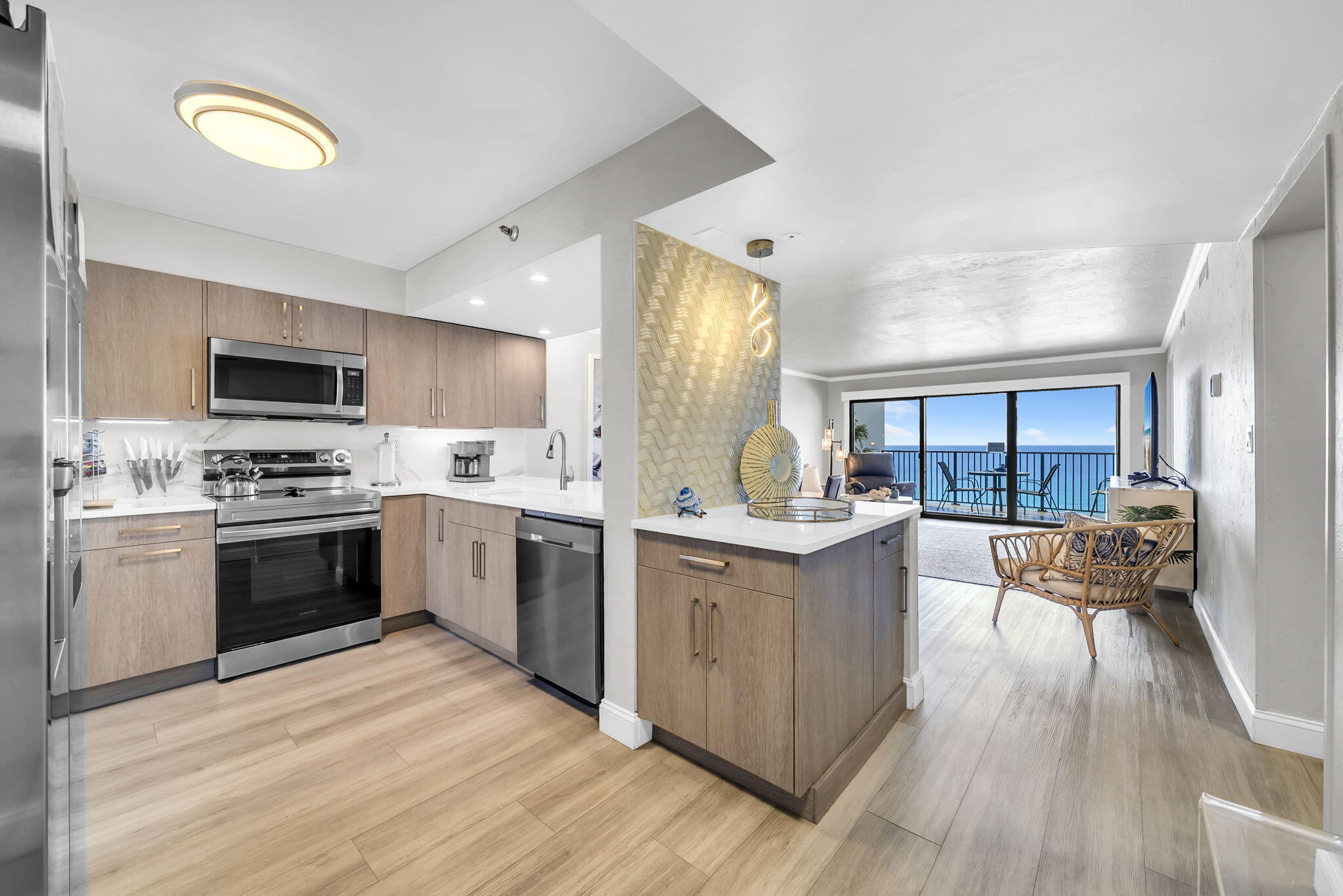 EMERALD TOWERS CONDO - Residential