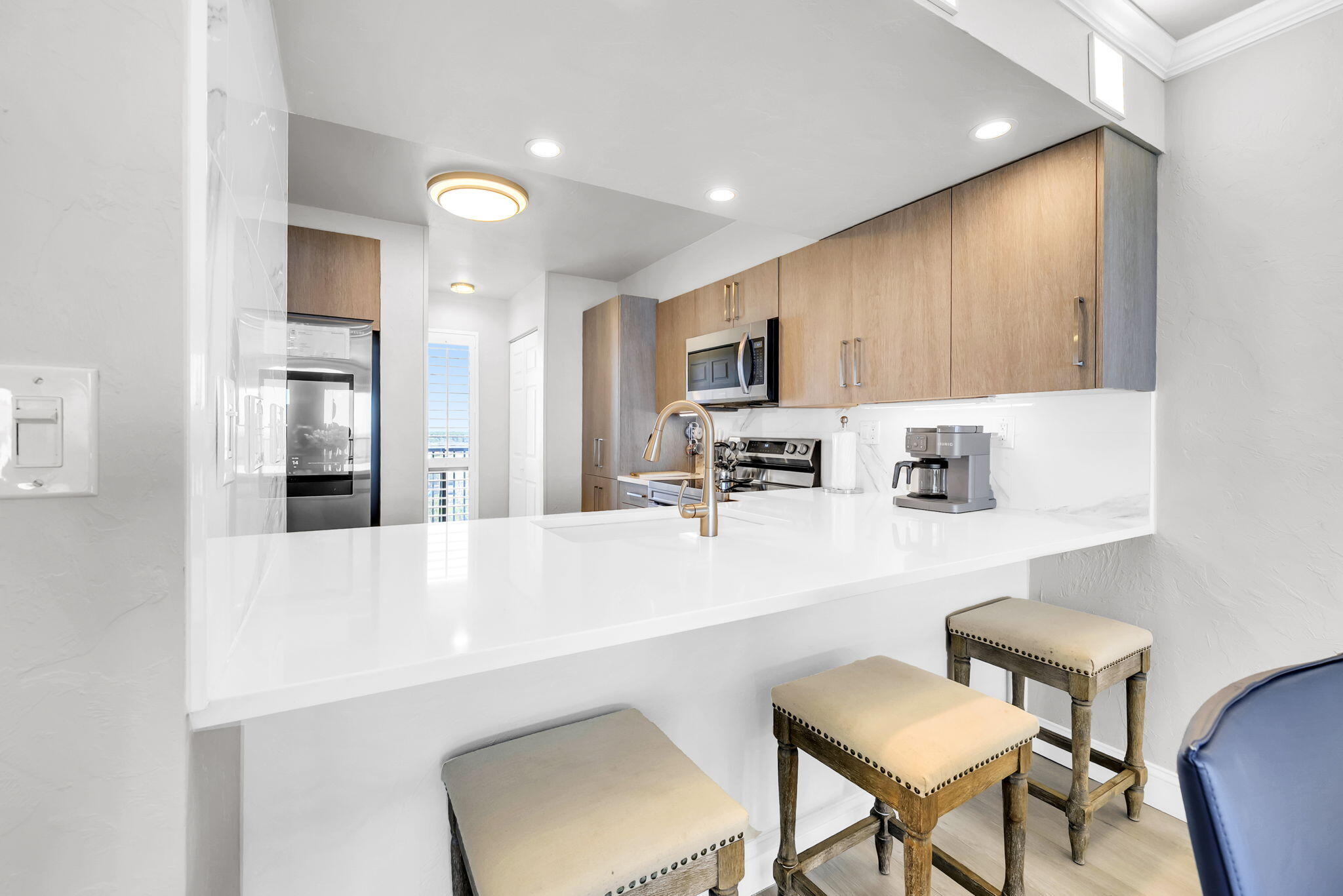 EMERALD TOWERS CONDO - Residential