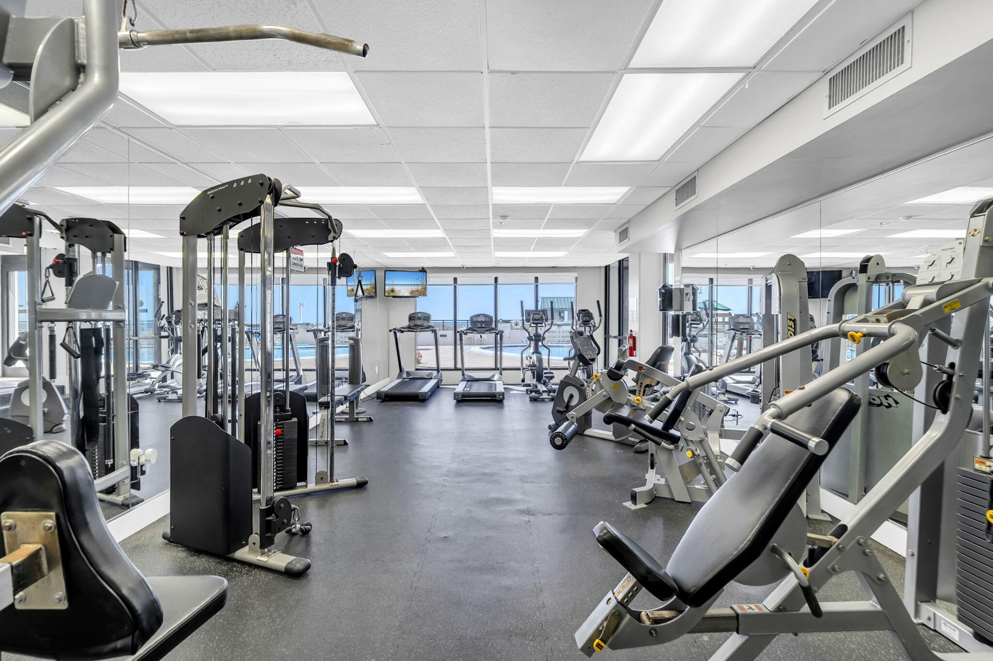 EMERALD TOWERS CONDO - Residential