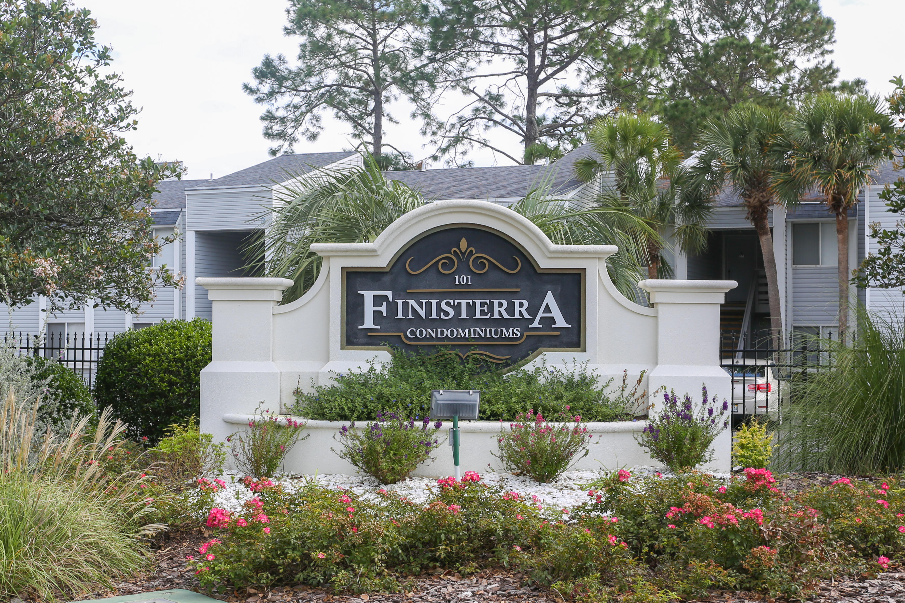 FINISTERRA CONDO - Residential