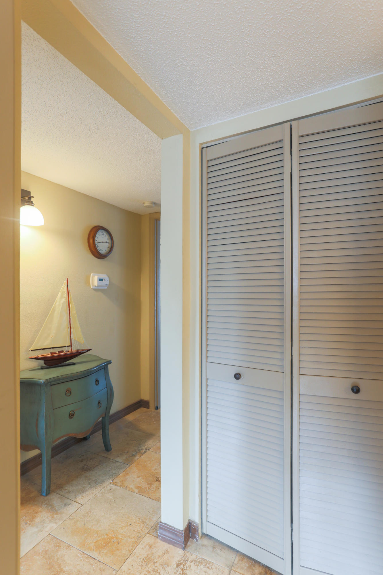 FINISTERRA CONDO - Residential