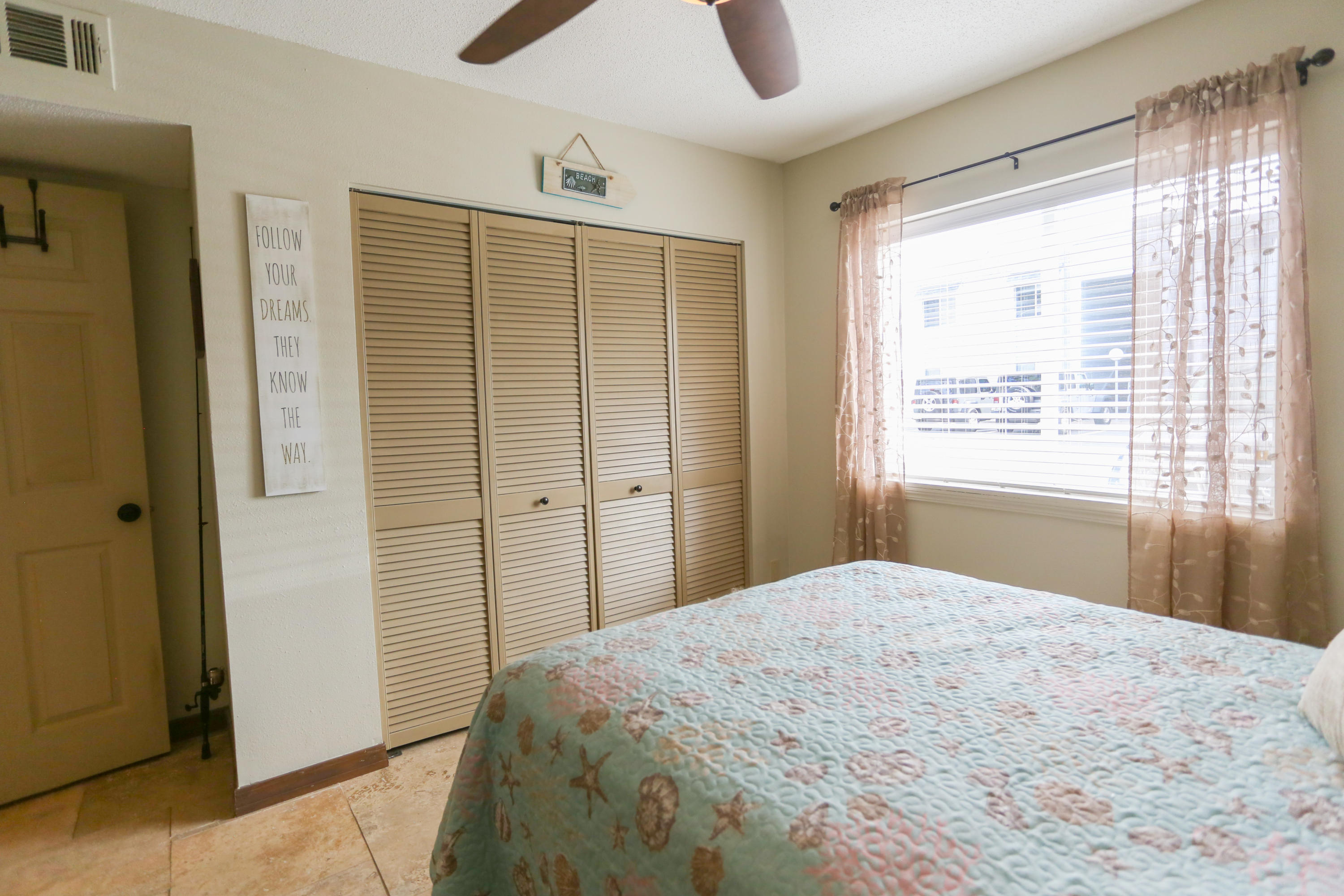 FINISTERRA CONDO - Residential