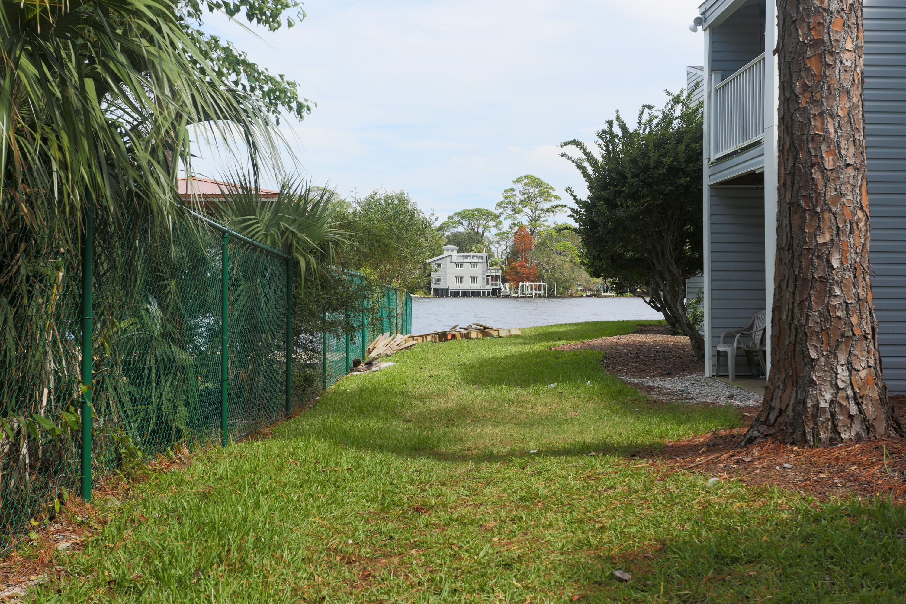 FINISTERRA CONDO - Residential