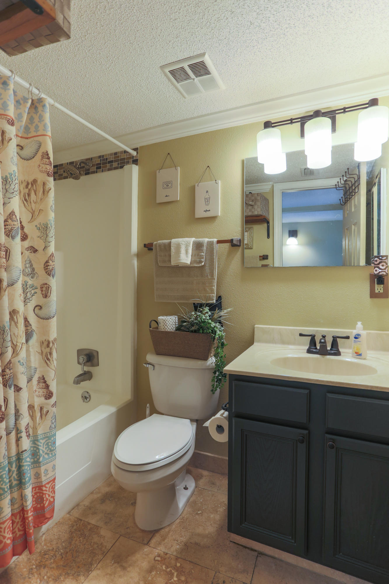 FINISTERRA CONDO - Residential