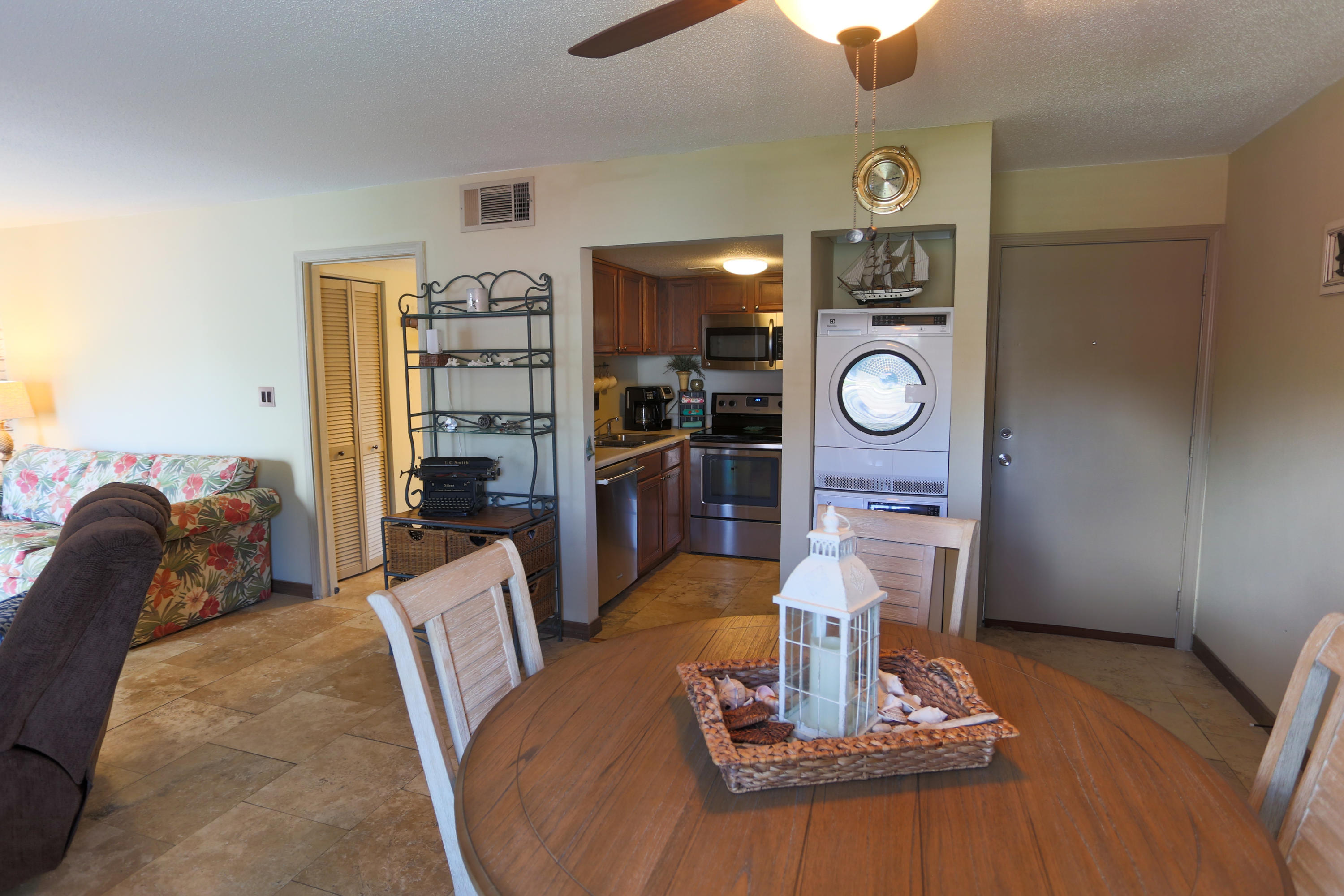 FINISTERRA CONDO - Residential