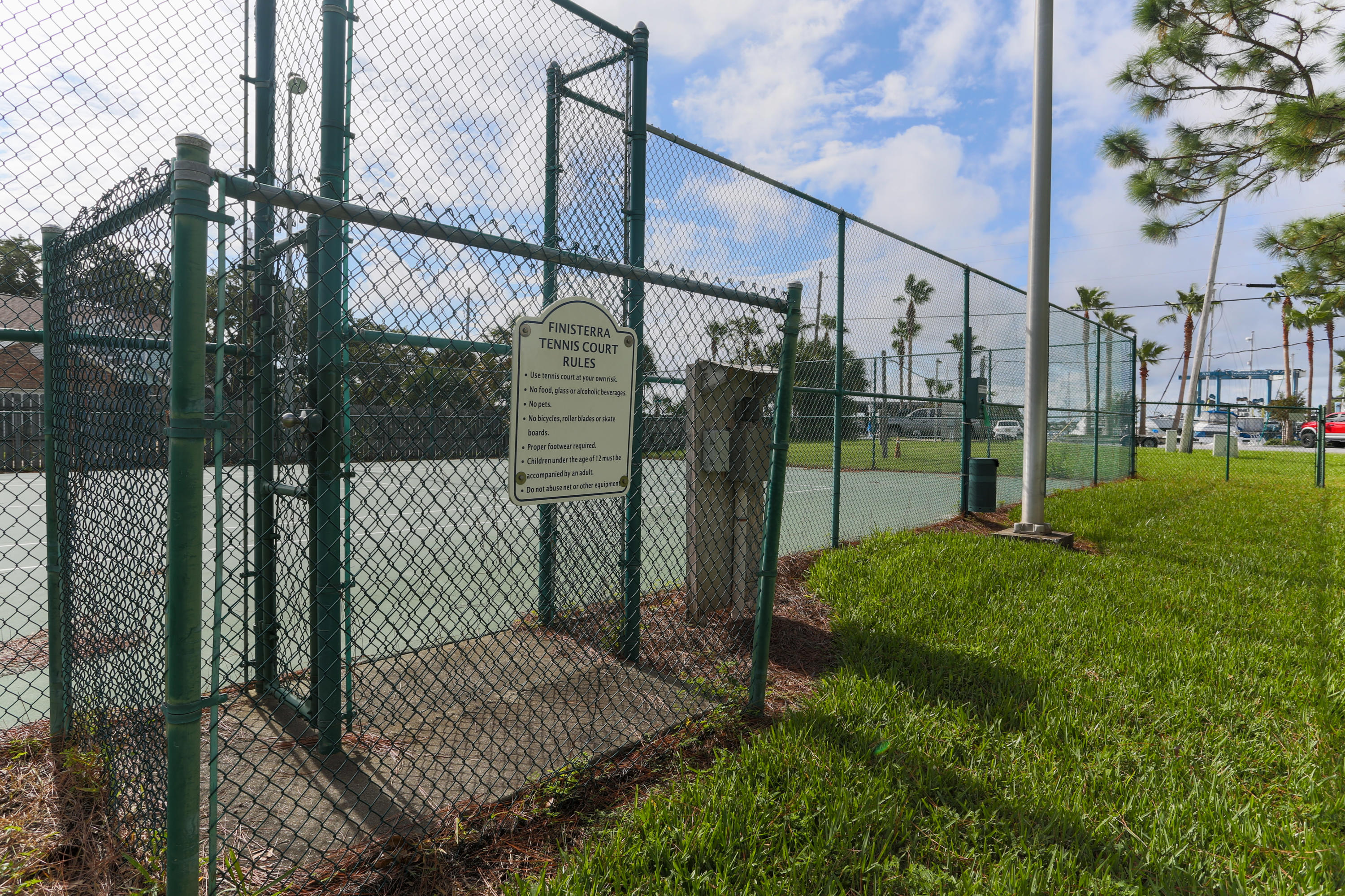 FINISTERRA CONDO - Residential