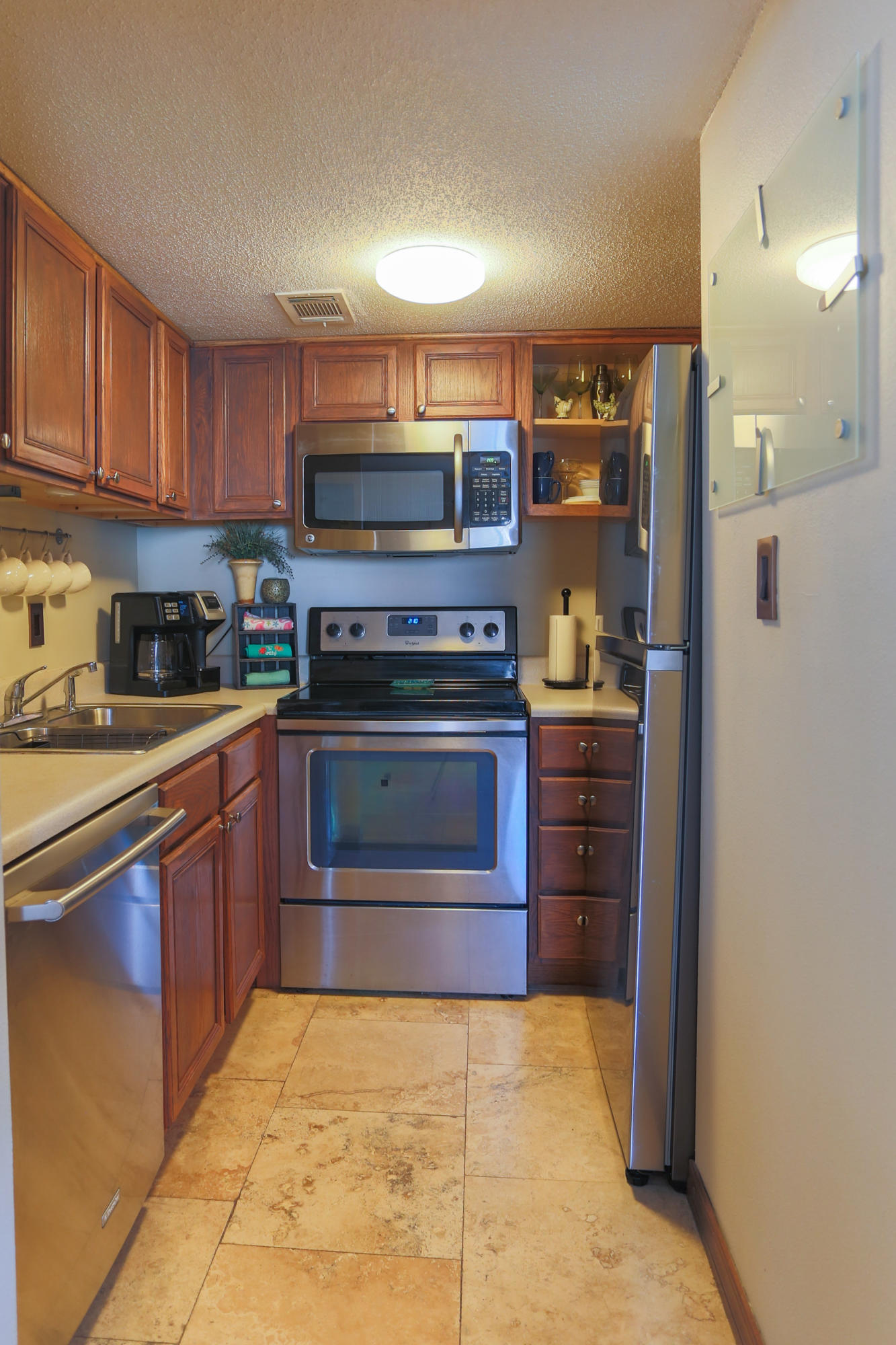 FINISTERRA CONDO - Residential