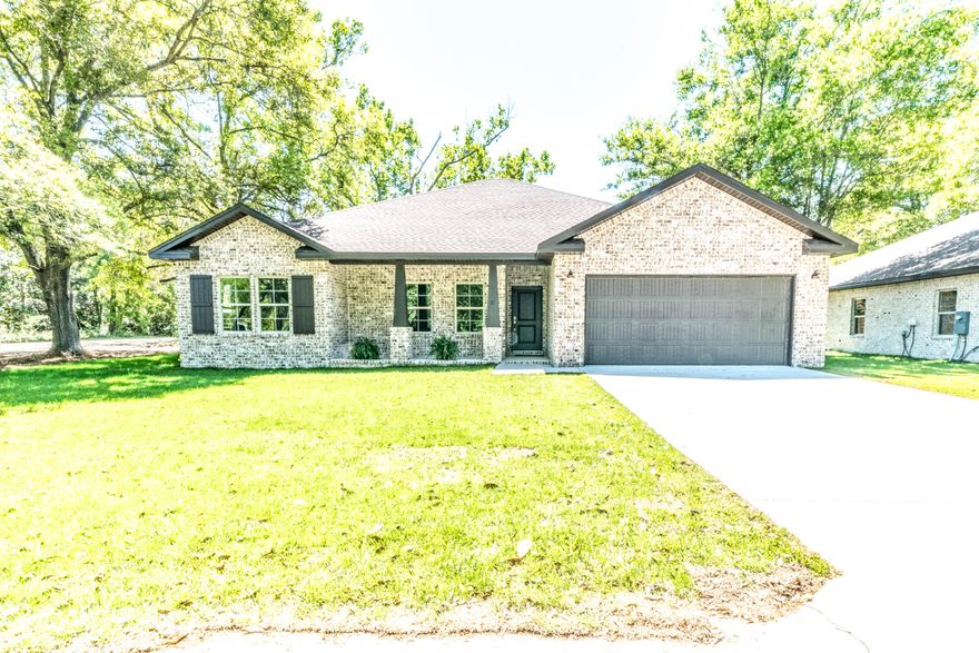 This is your opportunity to buy a Beautiful NEW Construction Home in the Heart of Destin. You will be impressed the minute you walk through the front door. The ship-lap accent walls complement the spacious living room. The chef in the family will love the fantasy brown granite countertops, stainless appliances, and white shaker cabinets. The master walk-in shower is lined with arctic white subway tile and has seamless glass doors with polished nickel hardware. The back door leads to a covered porch and a large backyard that would accomodate a pool and a shop and is perfect for parking a boat or trailer. No flood zone. Schedule your exclusive showing today.