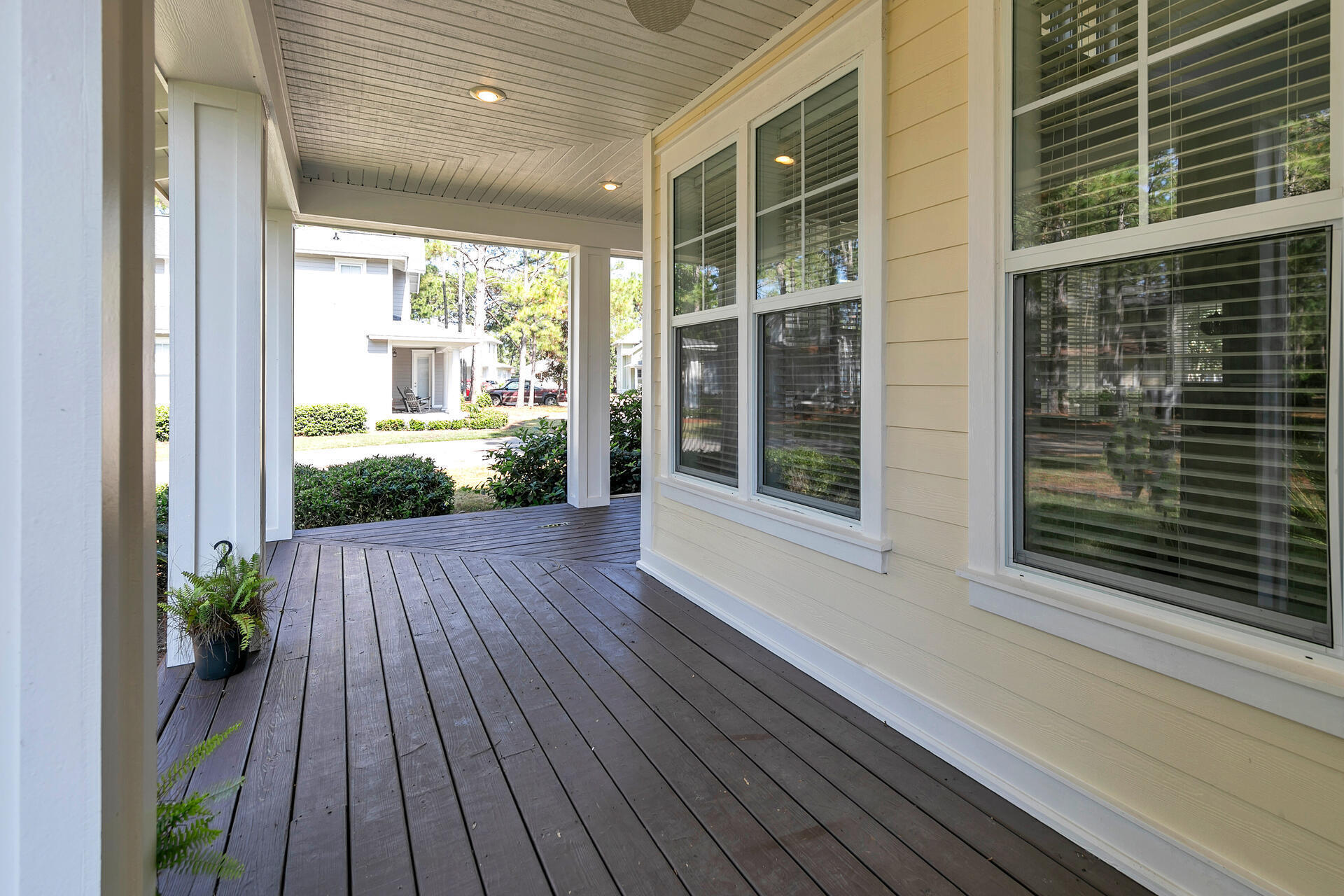 LAUREL GROVE - Residential