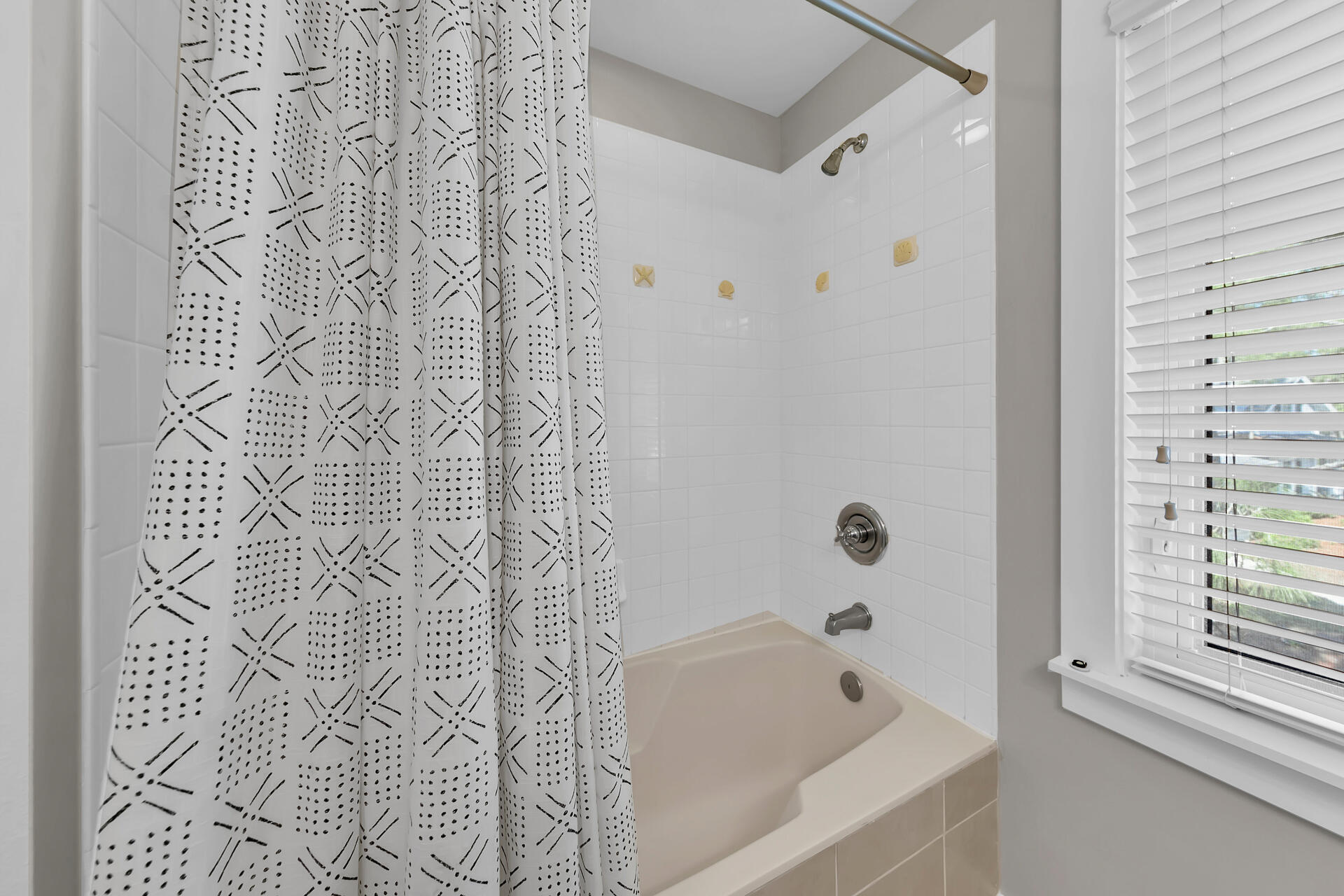 LAUREL GROVE - Residential