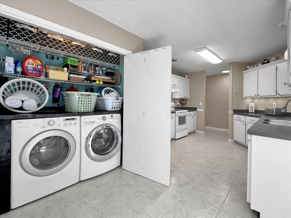 SANDY RIDGE ESTATES - Residential