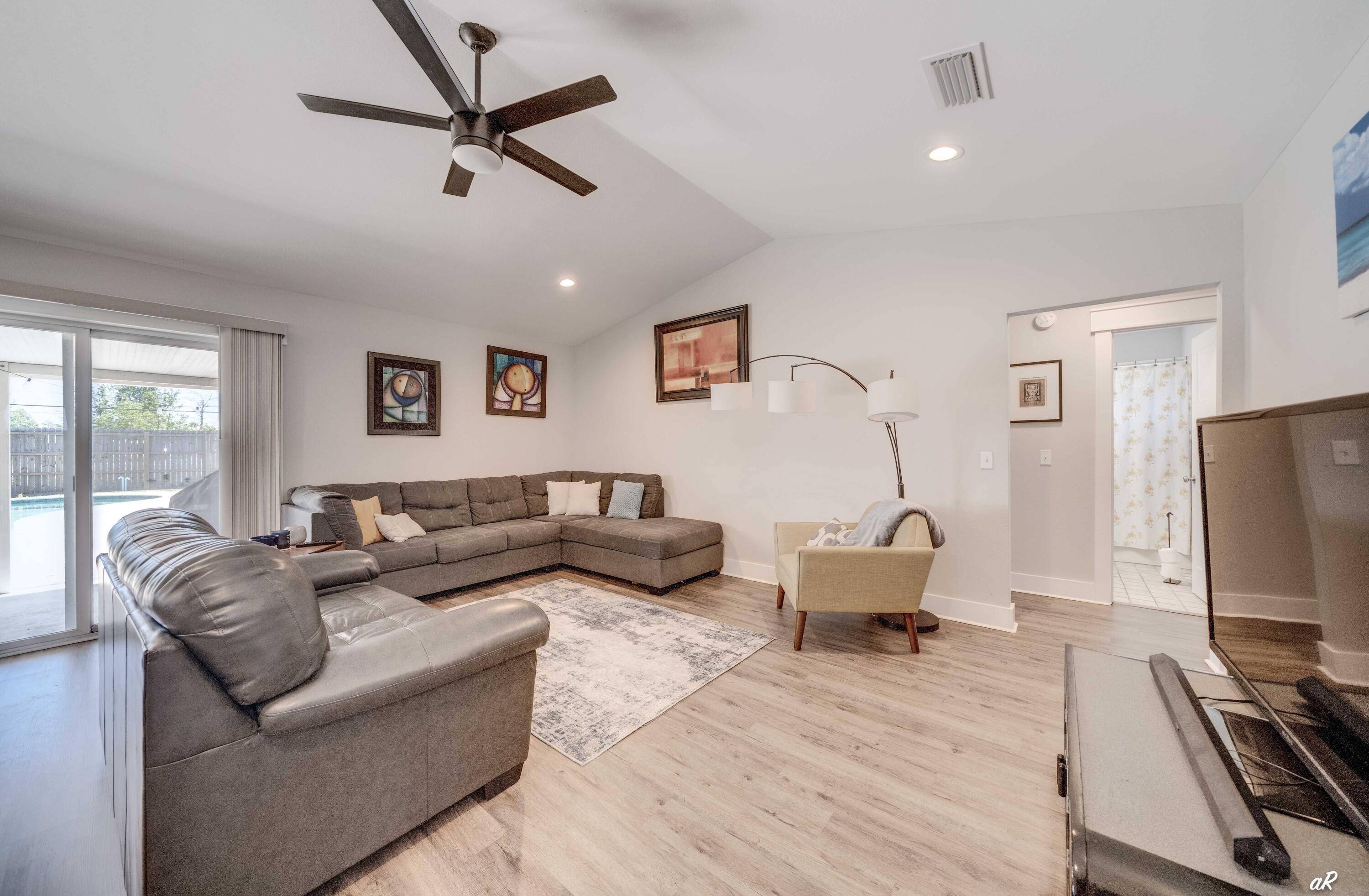 DERBY WOODS - Residential