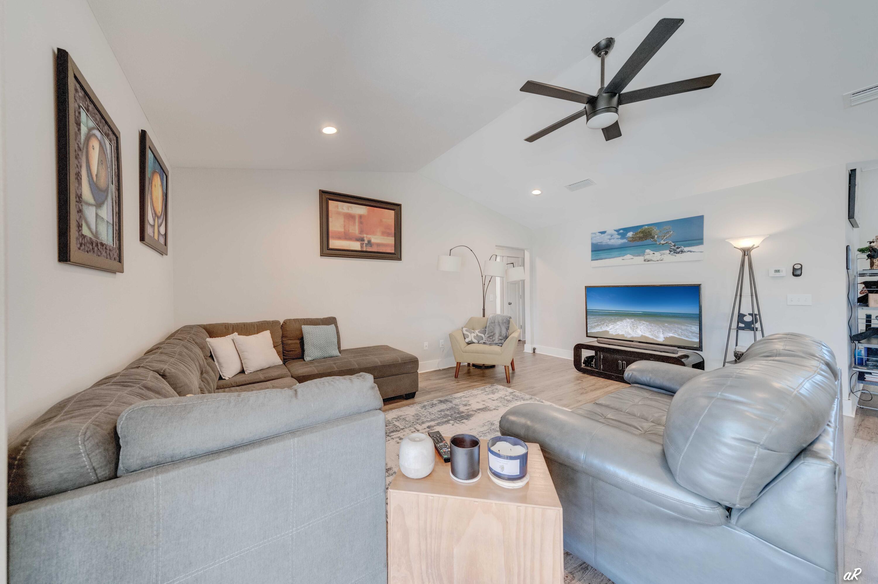DERBY WOODS - Residential