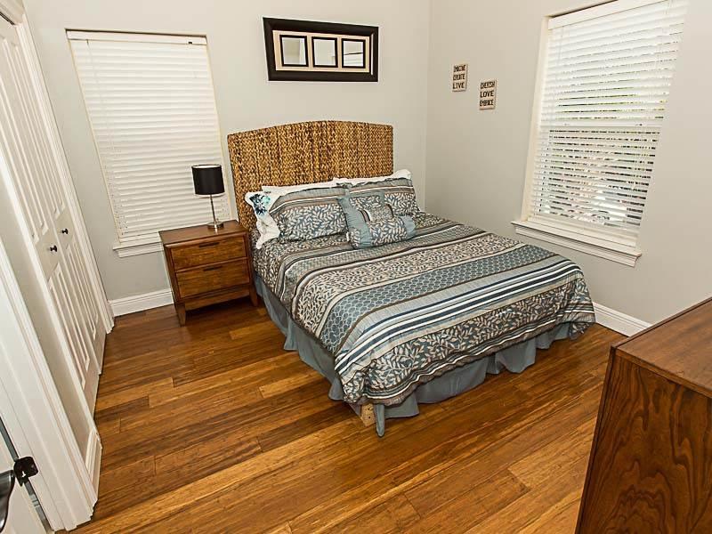 CRYSTAL SHORES - Residential