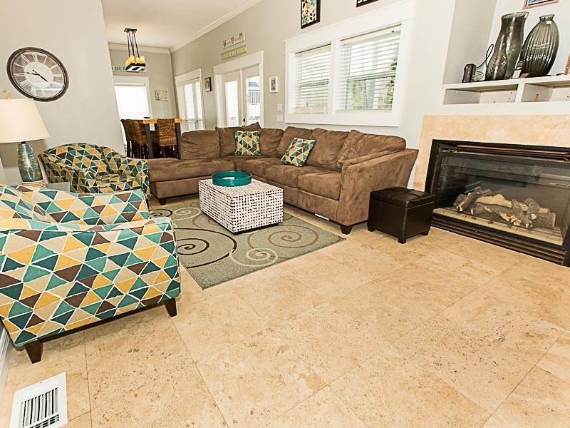 CRYSTAL SHORES - Residential