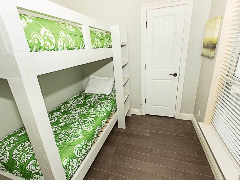 CRYSTAL SHORES - Residential