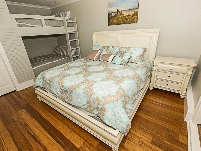 CRYSTAL SHORES - Residential