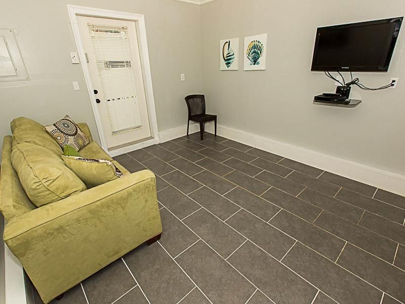 CRYSTAL SHORES - Residential