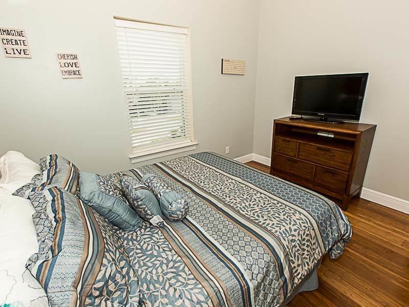 CRYSTAL SHORES - Residential