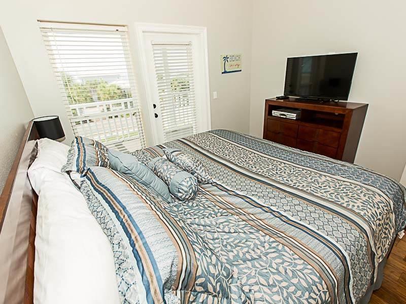 CRYSTAL SHORES - Residential