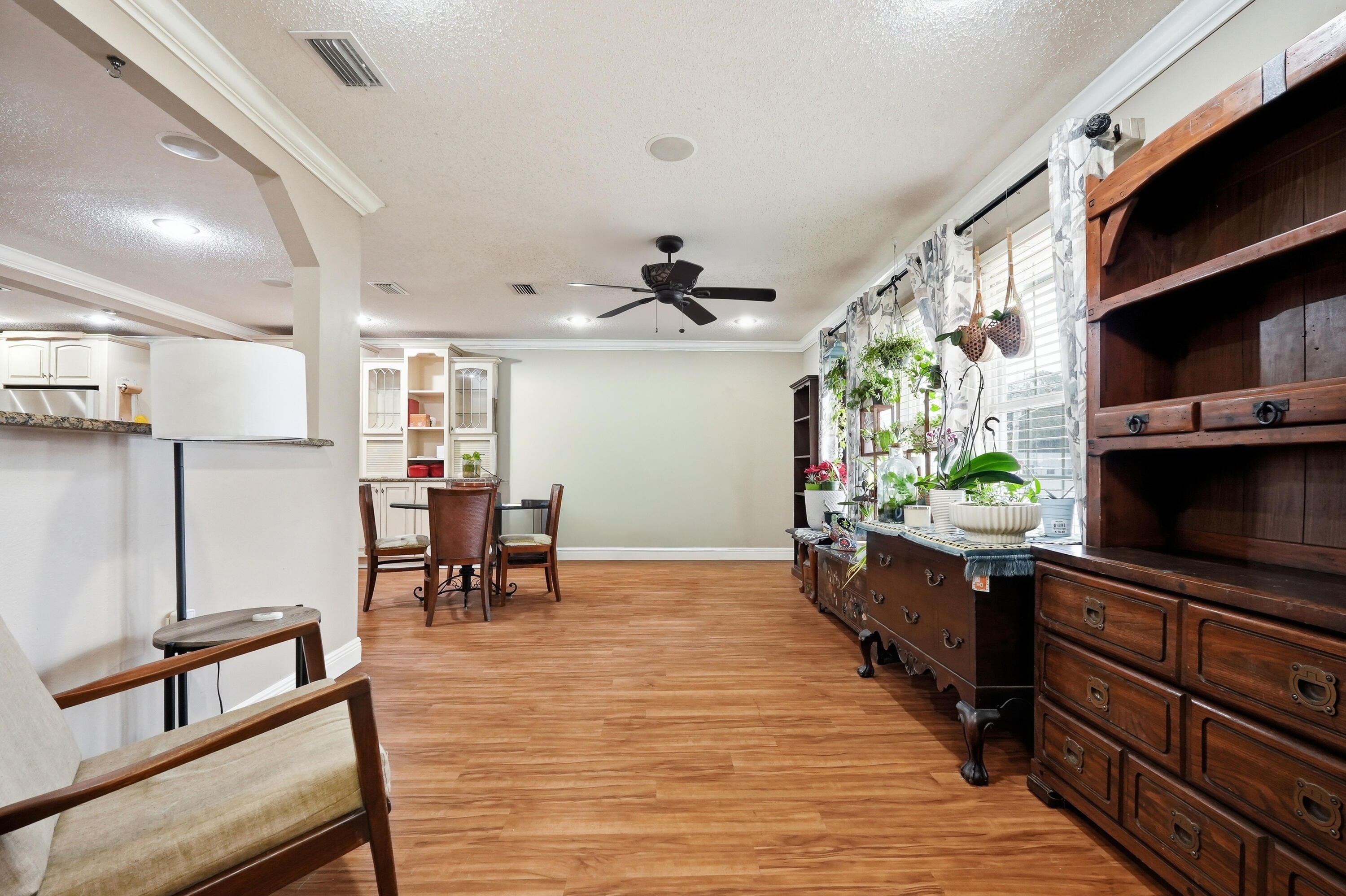 VICTORIA GARDENS 3 - Residential