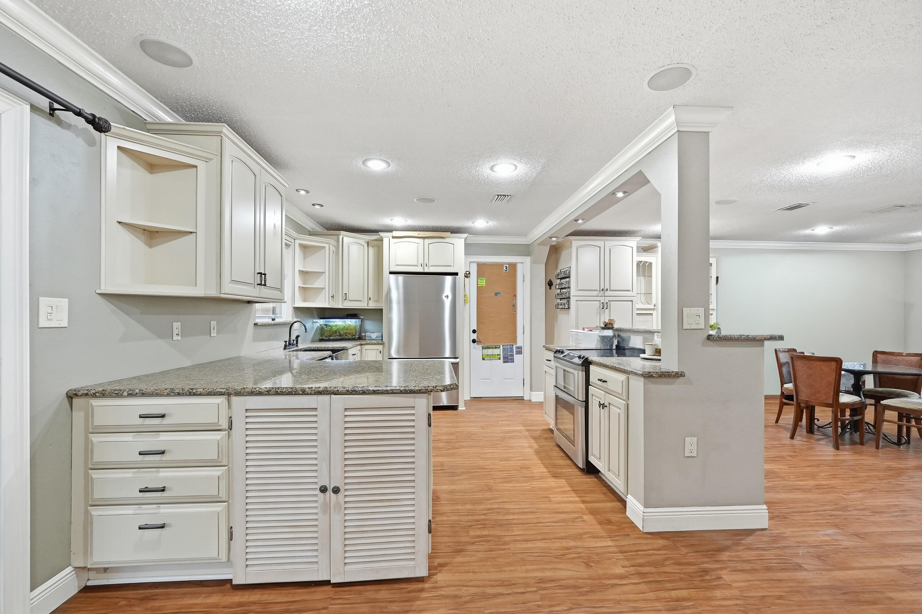 VICTORIA GARDENS 3 - Residential